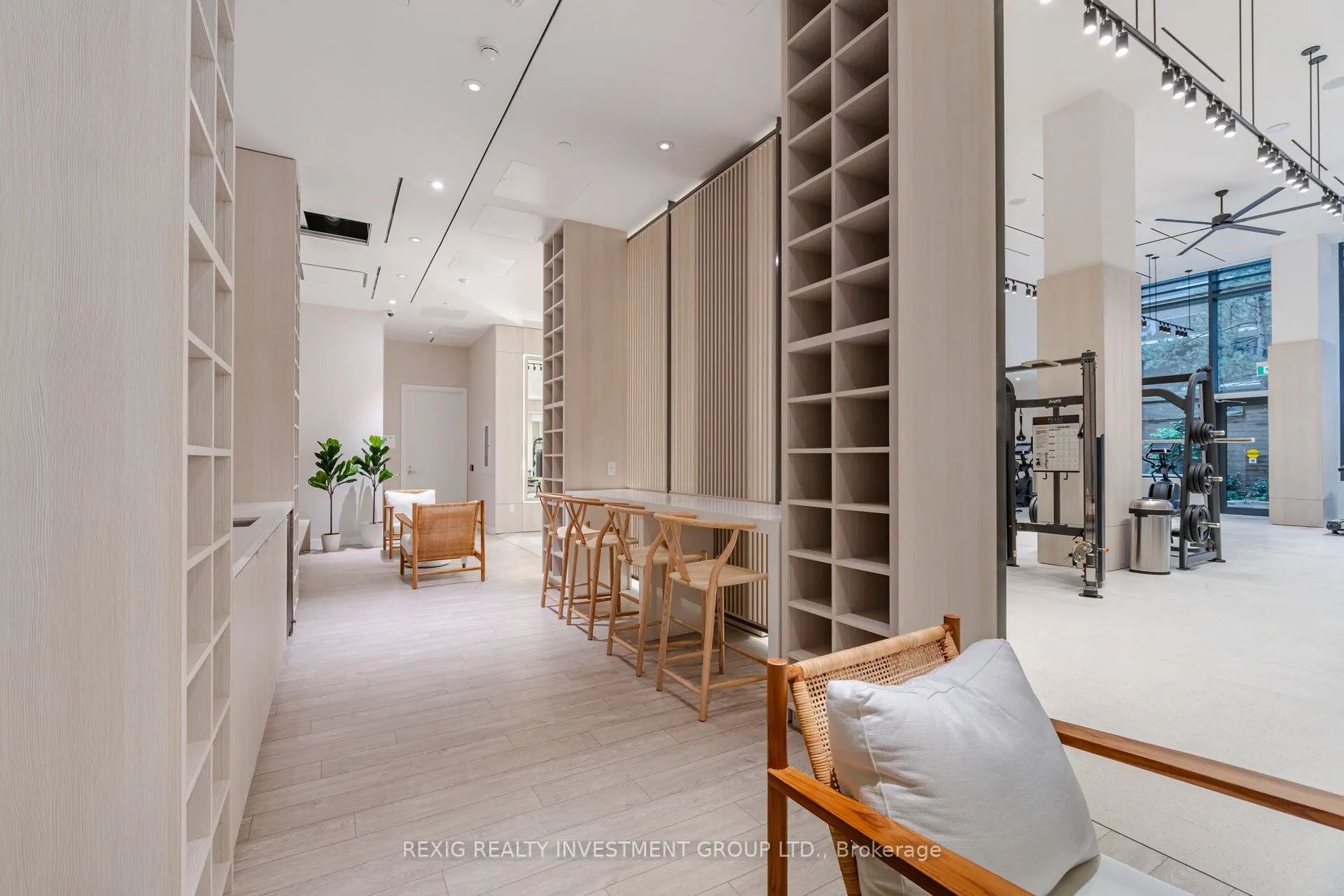 28 Ann Street, #701