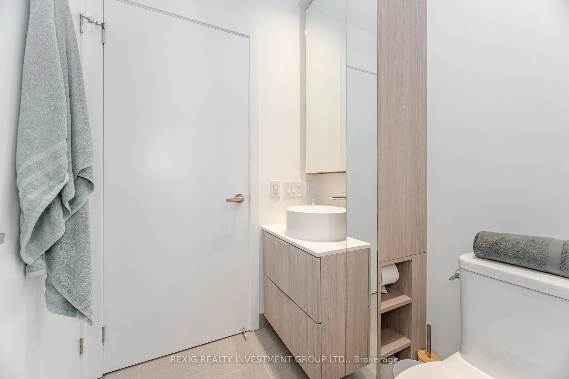 28 Ann Street, #701