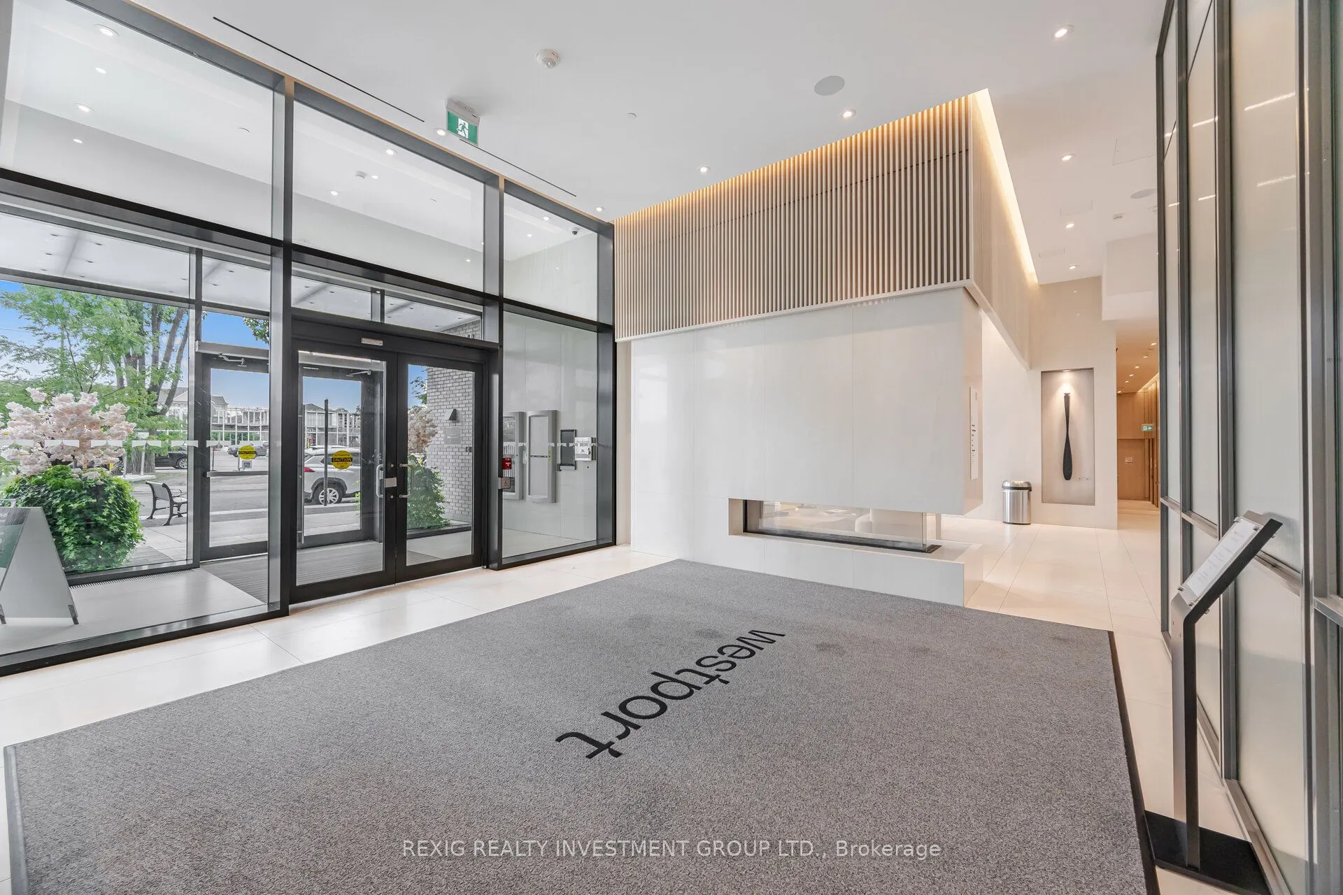 28 Ann Street, #701