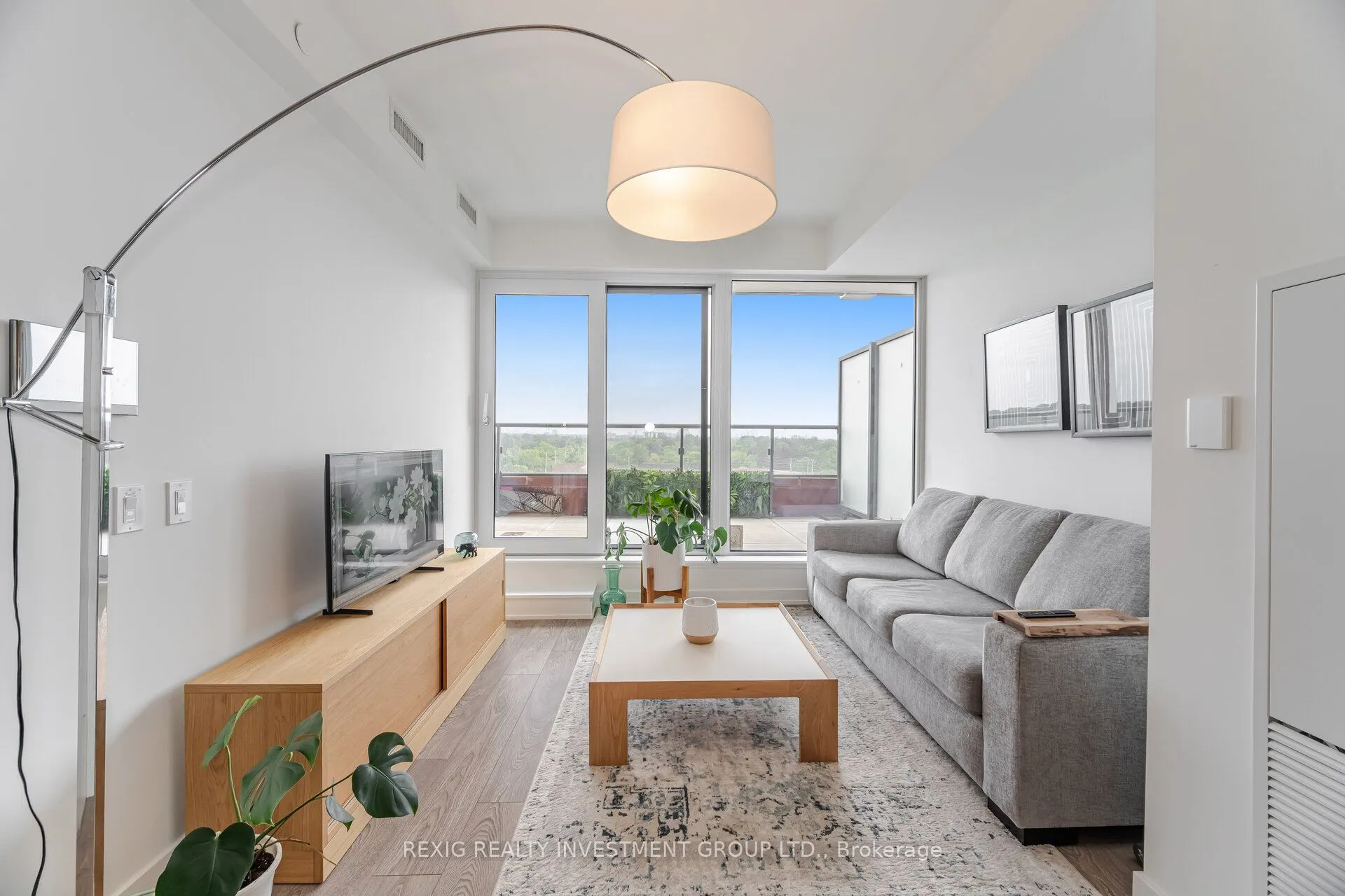 28 Ann Street, #701