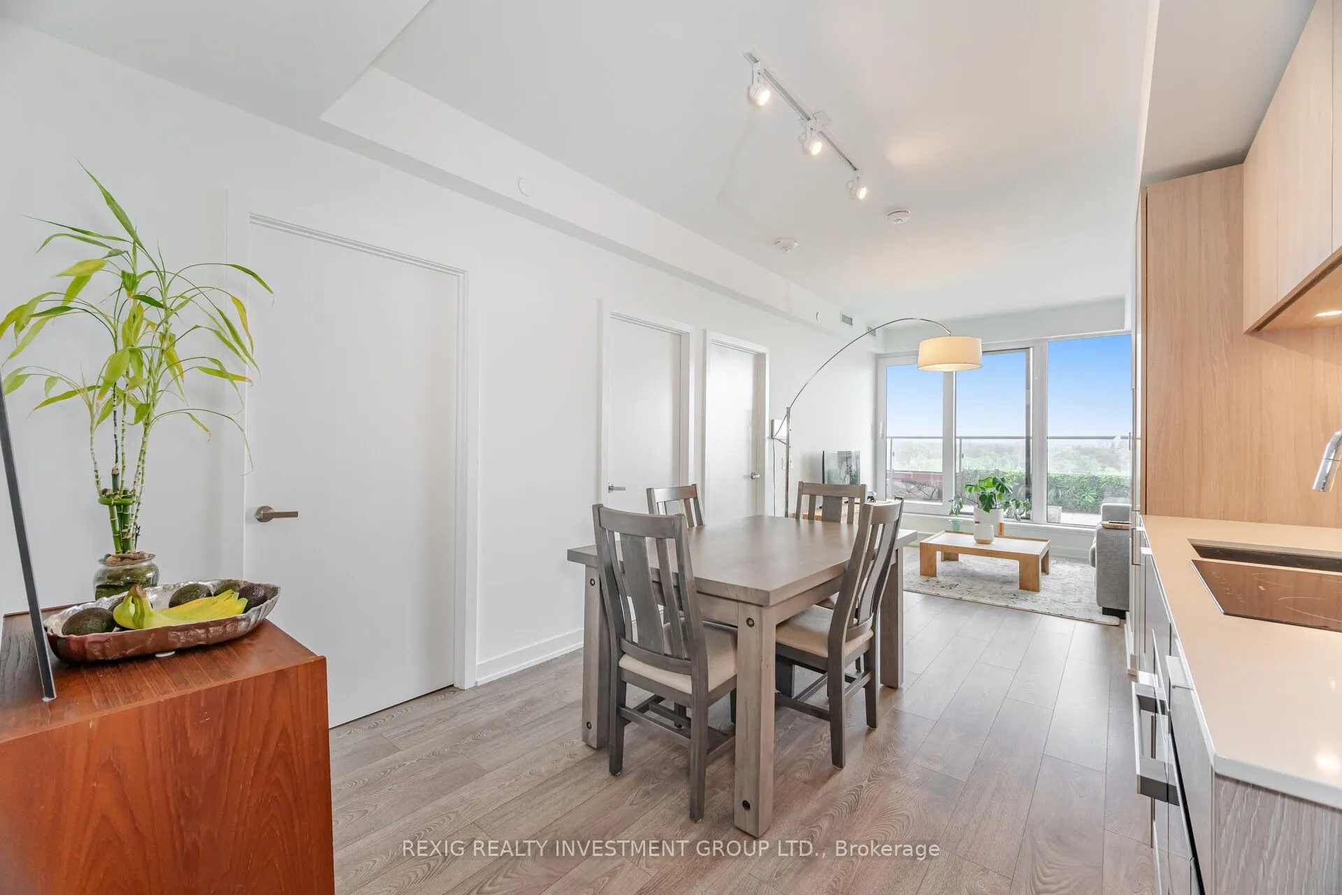 28 Ann Street, #701