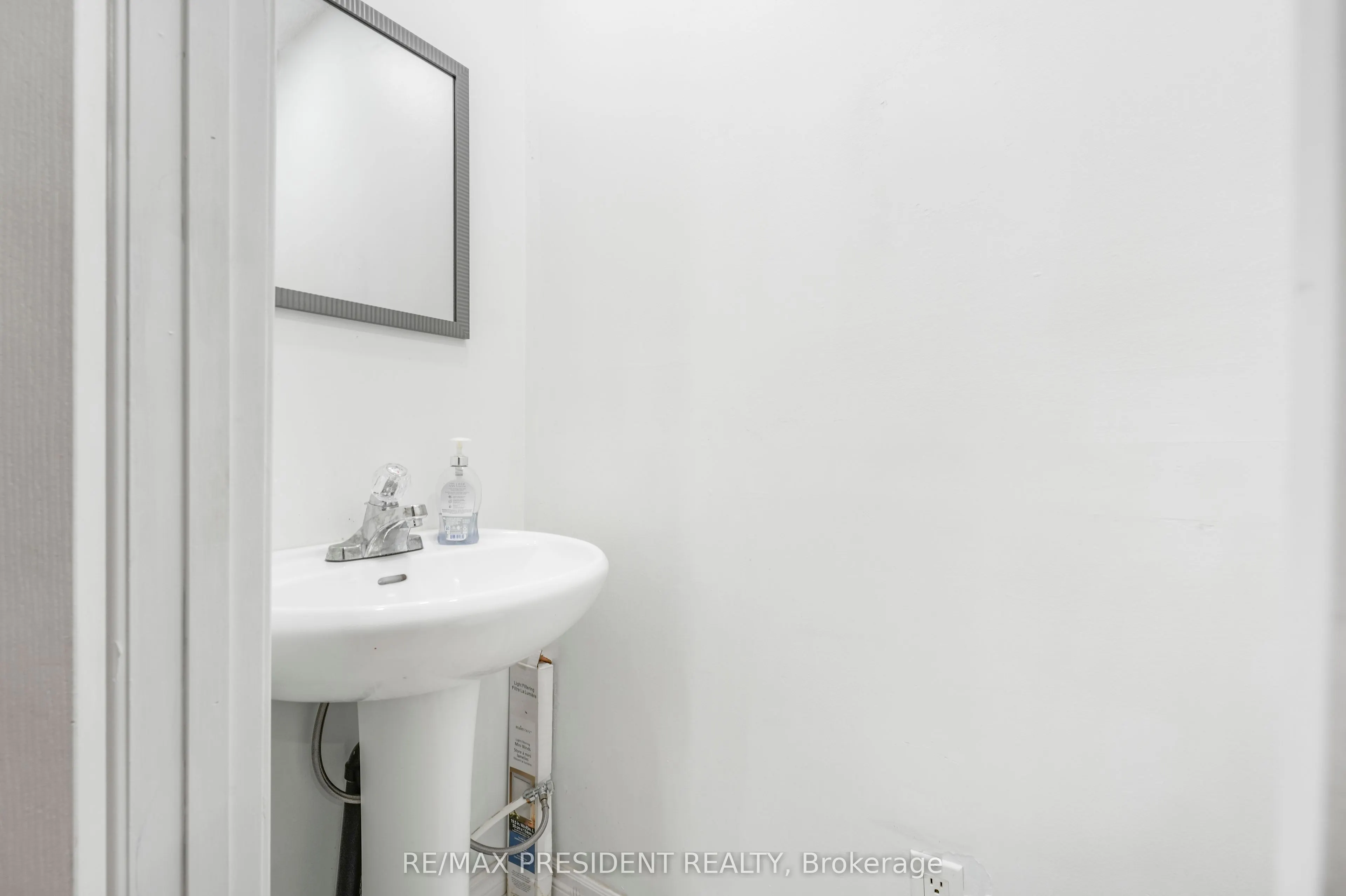93 Hansen Road N, #84