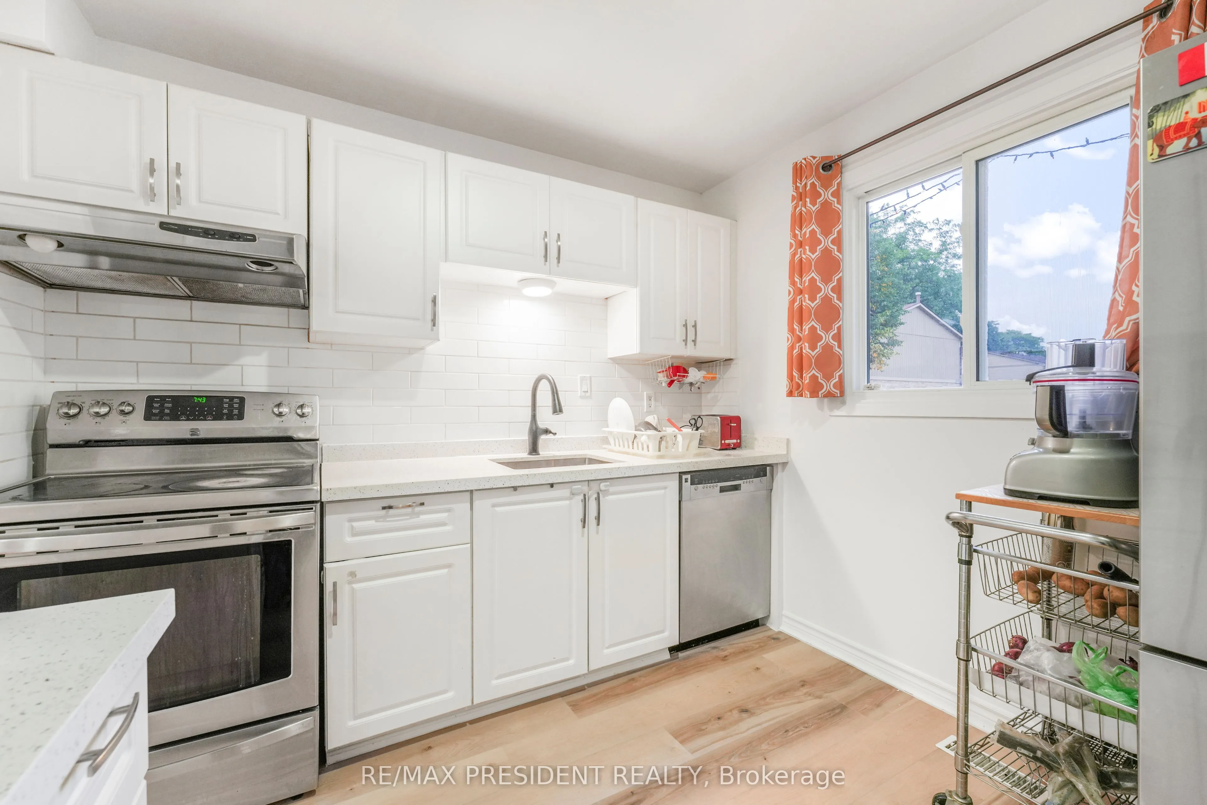 93 Hansen Road N, #84