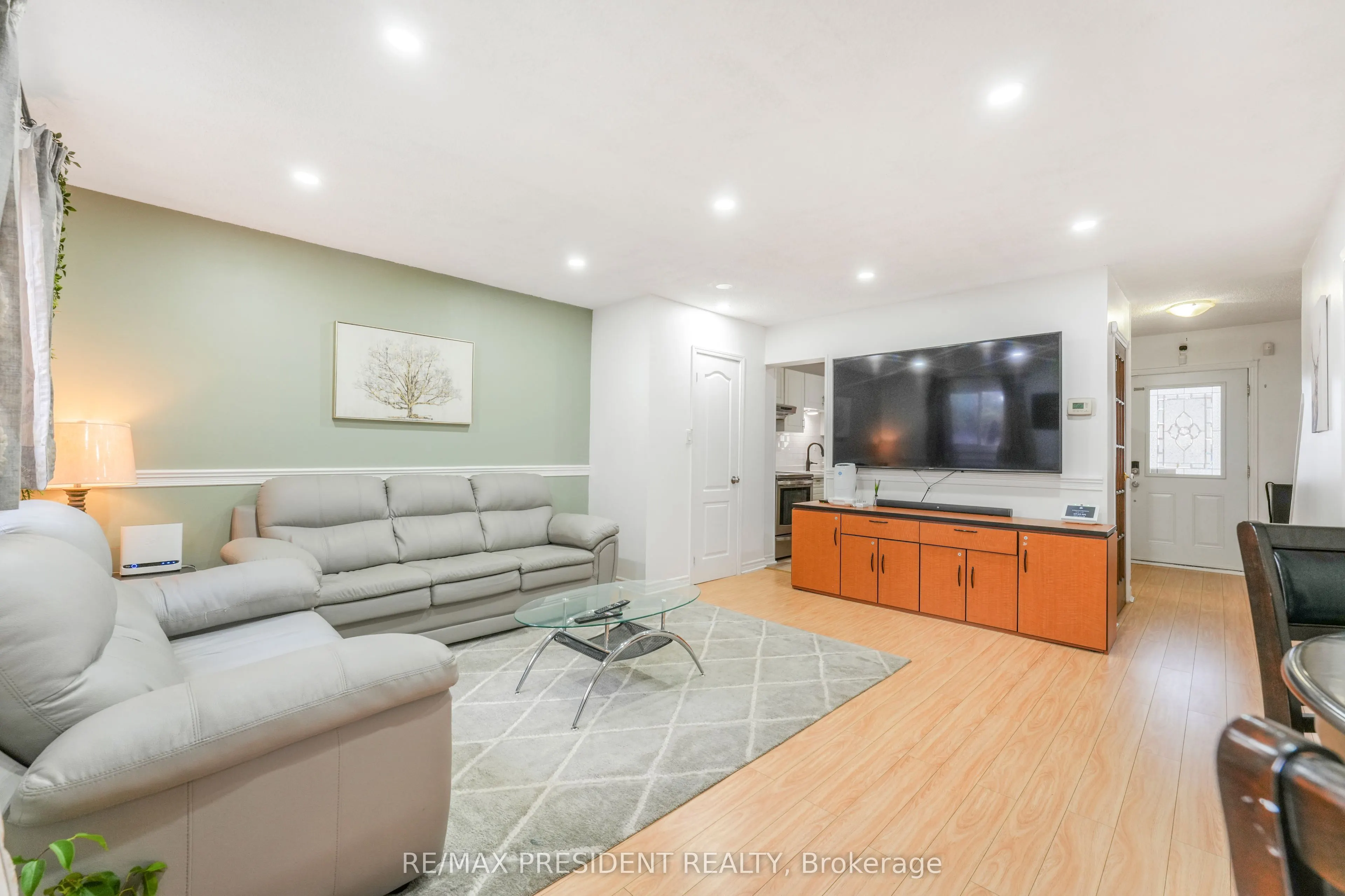 93 Hansen Road N, #84