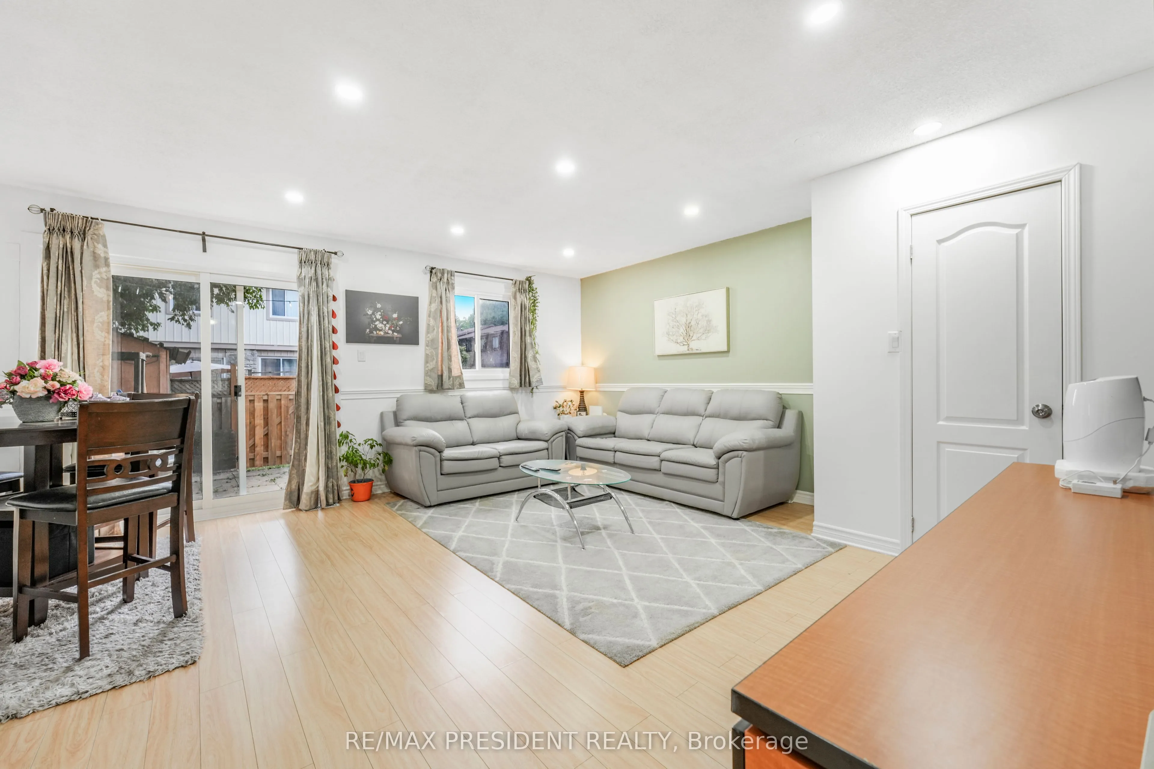 93 Hansen Road N, #84