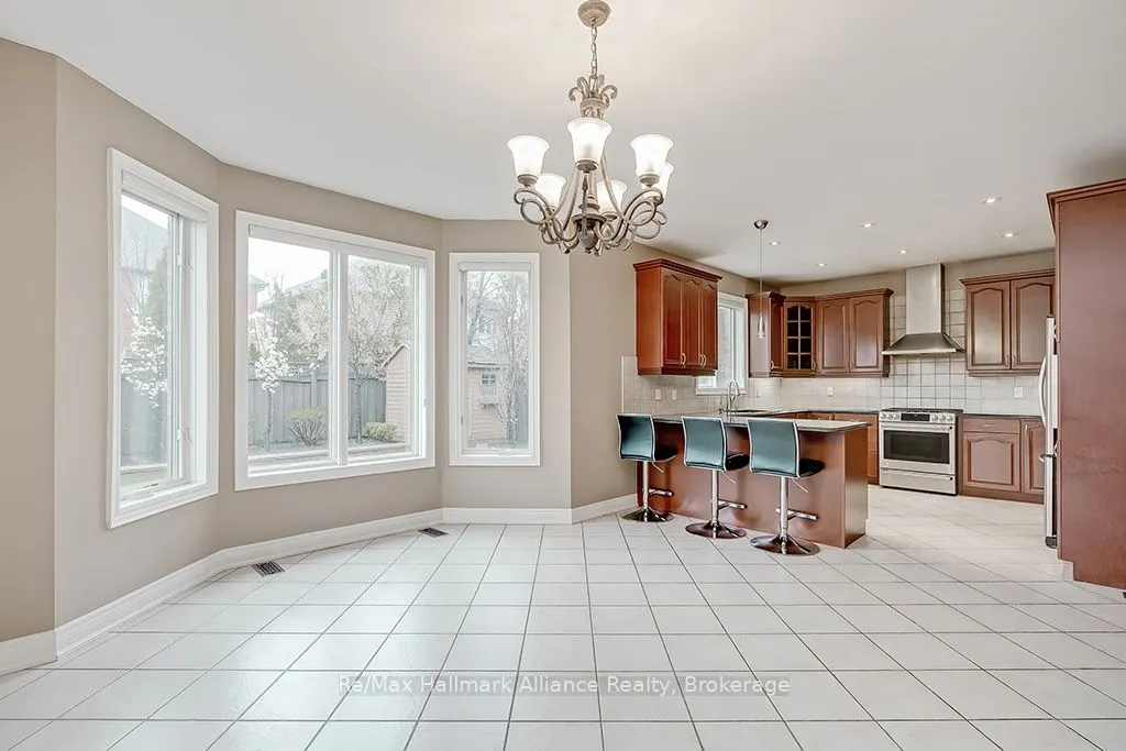 1527 Arrowhead Road