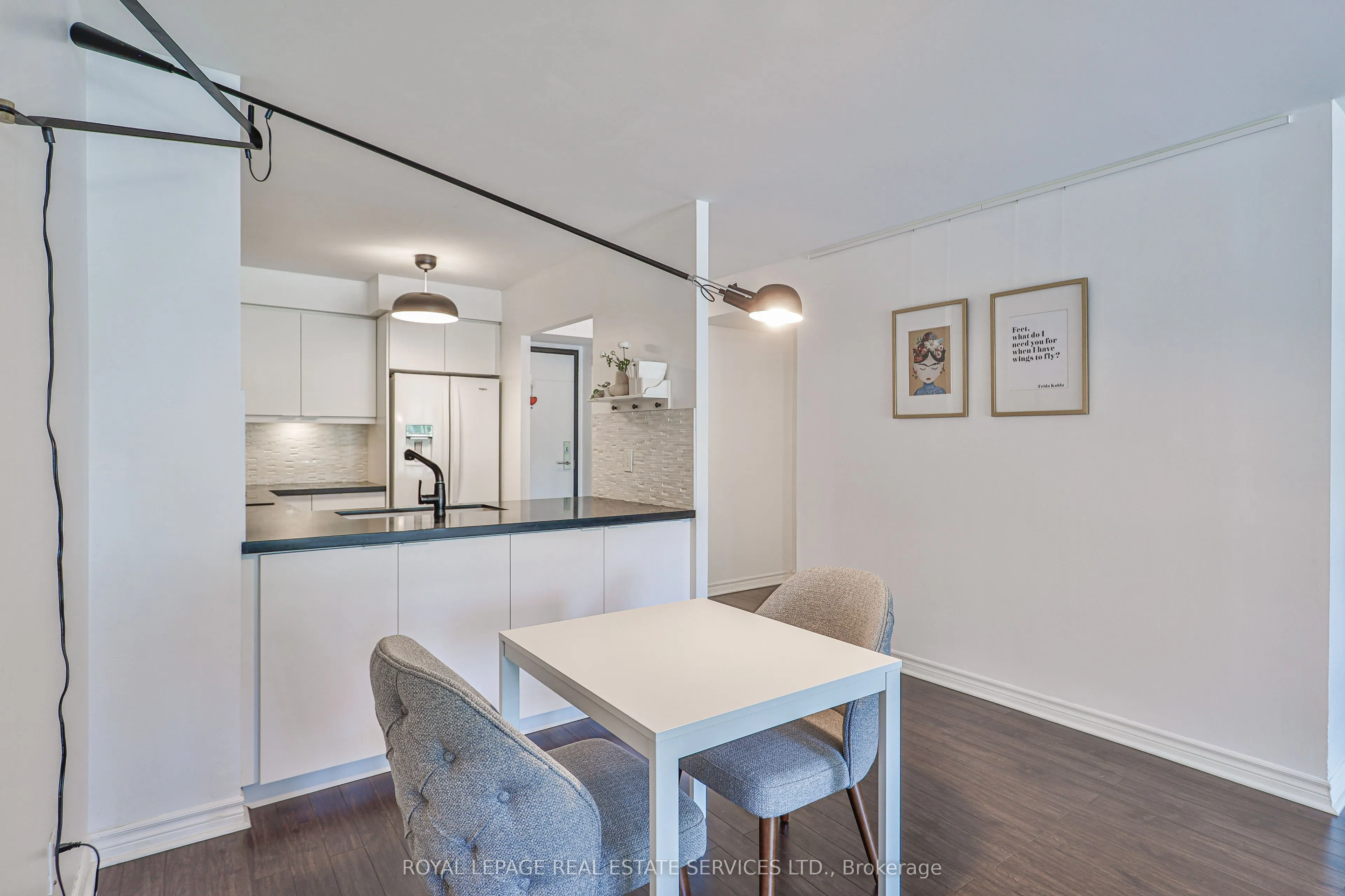2267 Lakeshore Boulevard W, #216