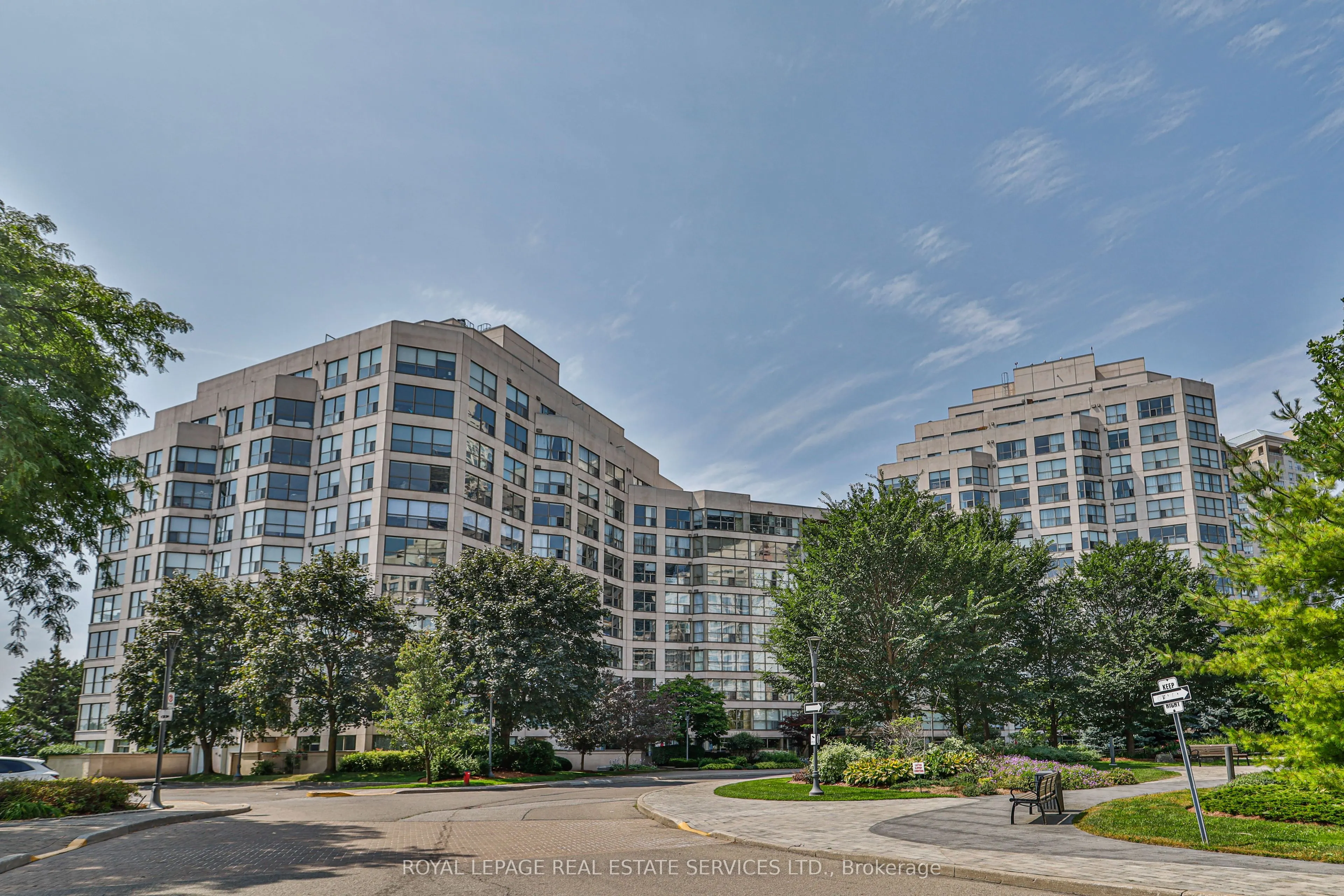 2267 Lakeshore Boulevard W, #216