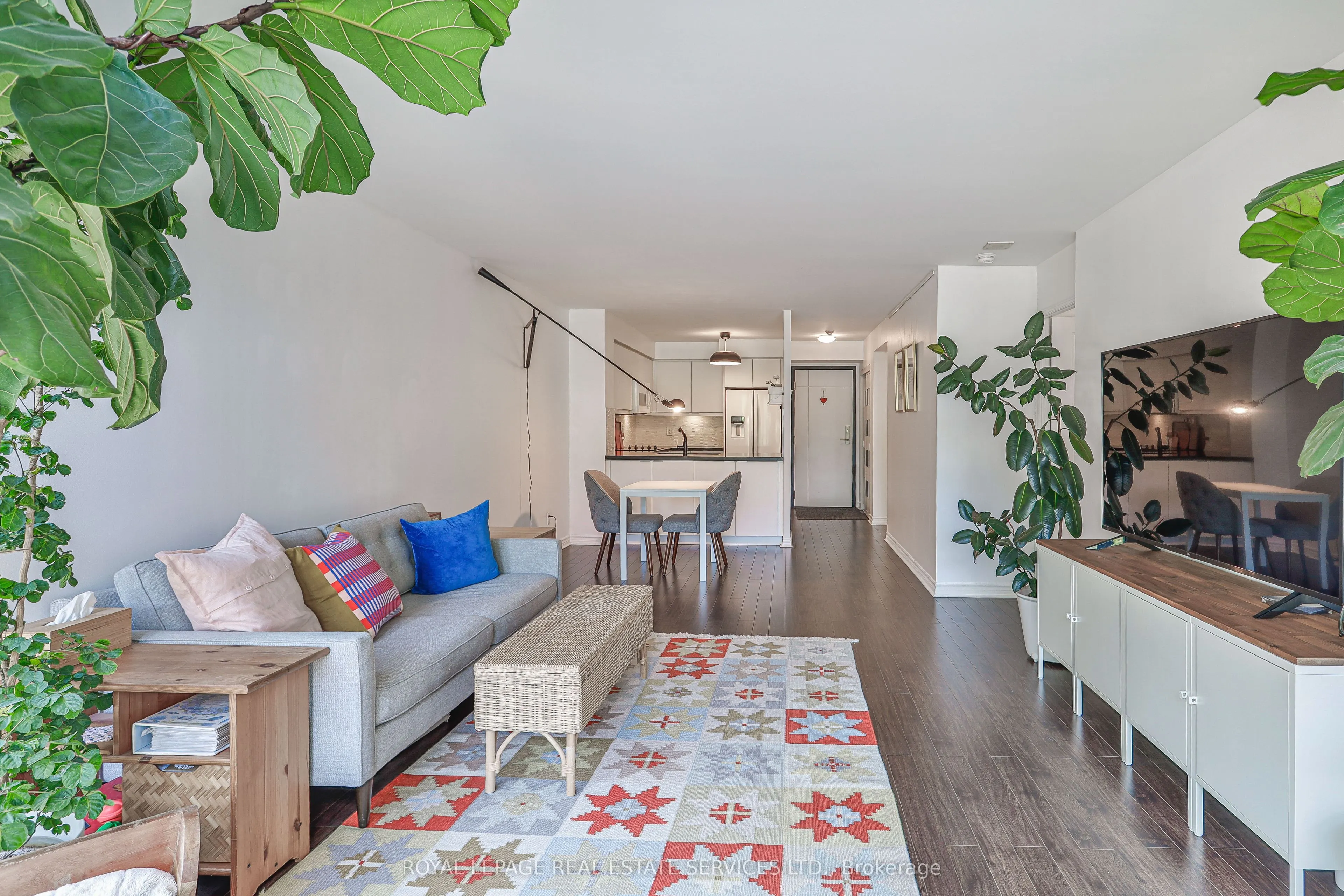 2267 Lakeshore Boulevard W, #216