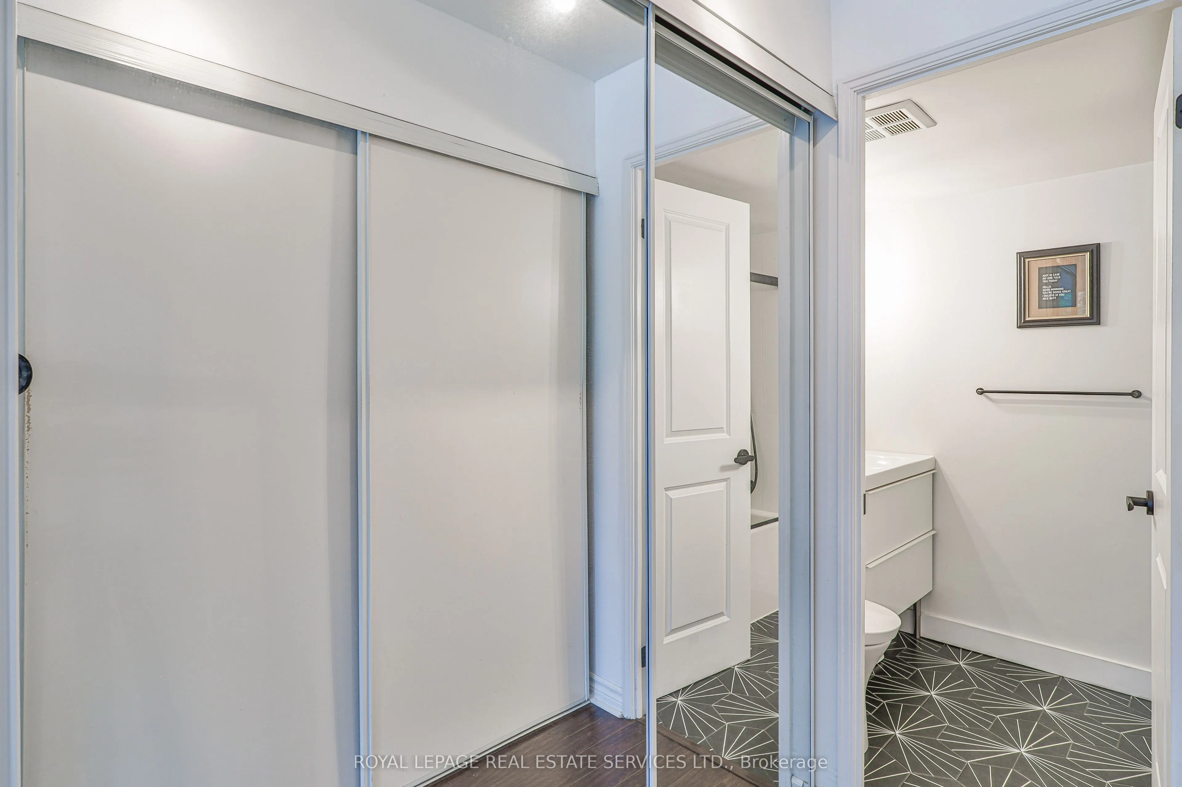 2267 Lakeshore Boulevard W, #216