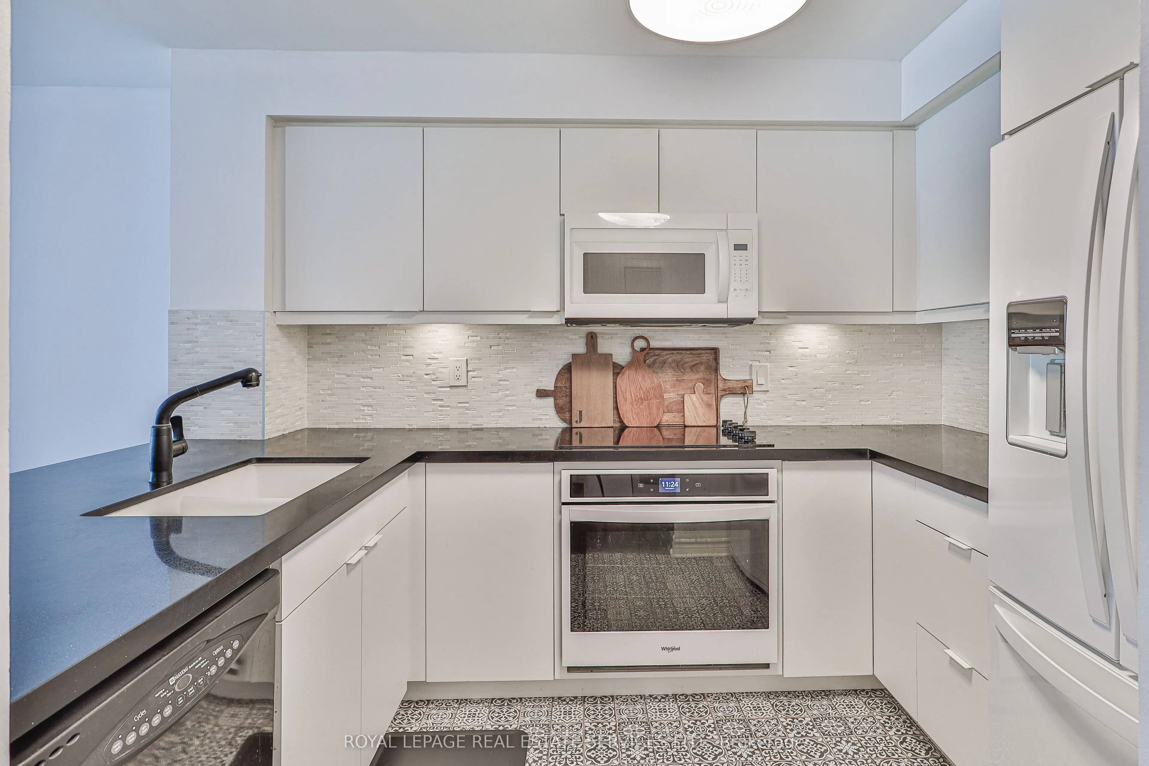 2267 Lakeshore Boulevard W, #216