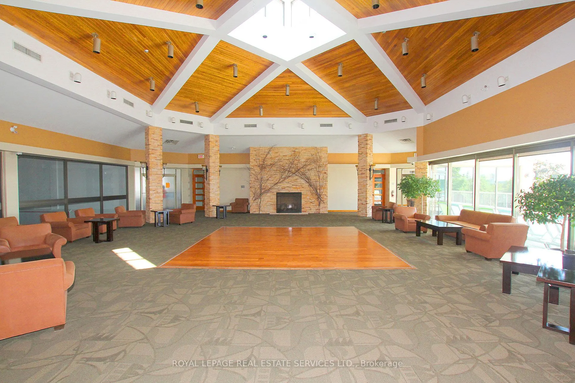 2267 Lakeshore Boulevard W, #216