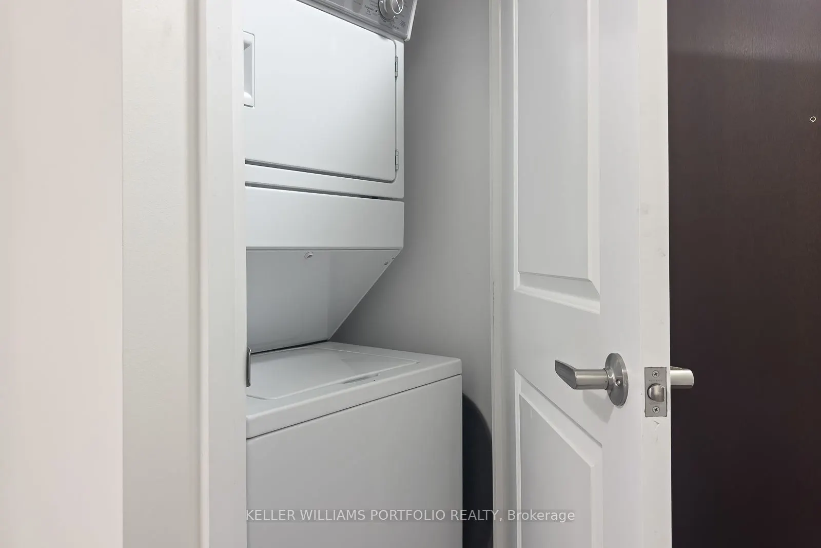 55 Speers Road, #1201
