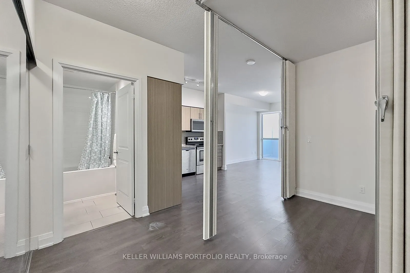 55 Speers Road, #1201
