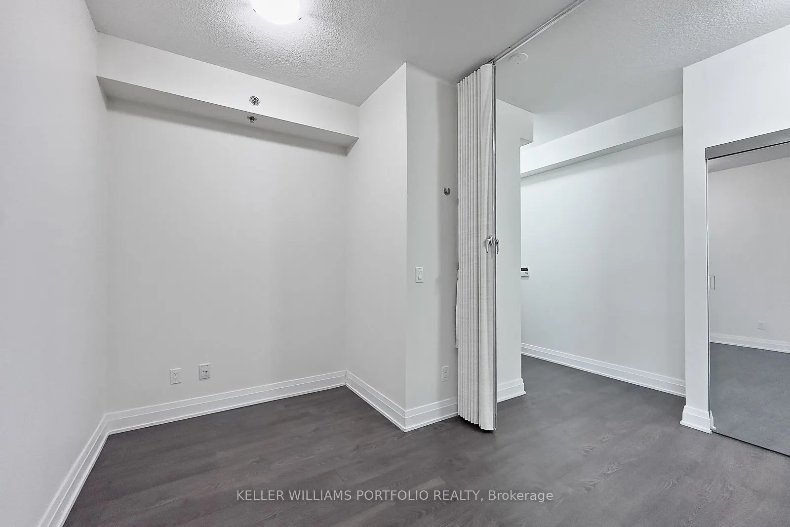 55 Speers Road, #1201