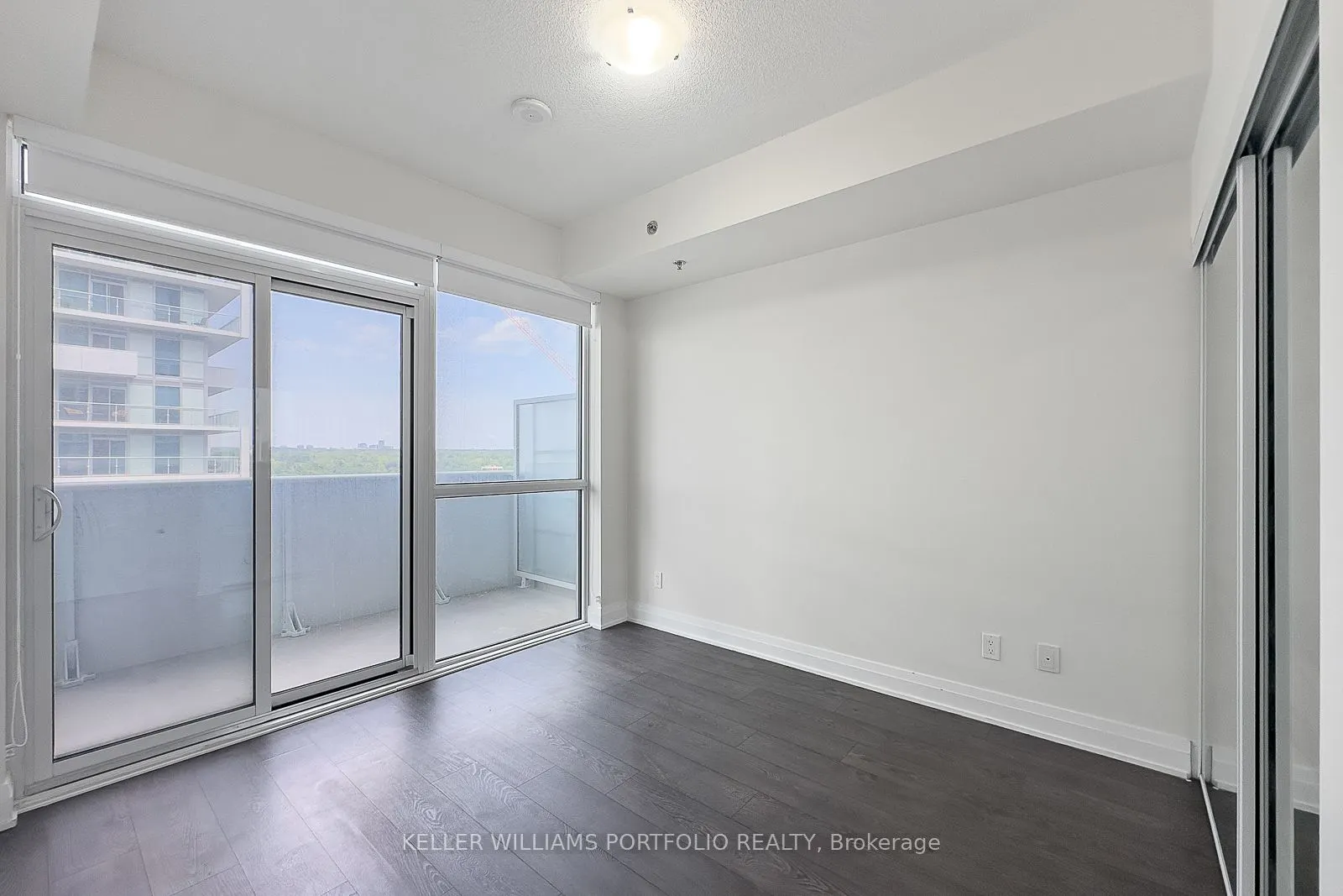 55 Speers Road, #1201