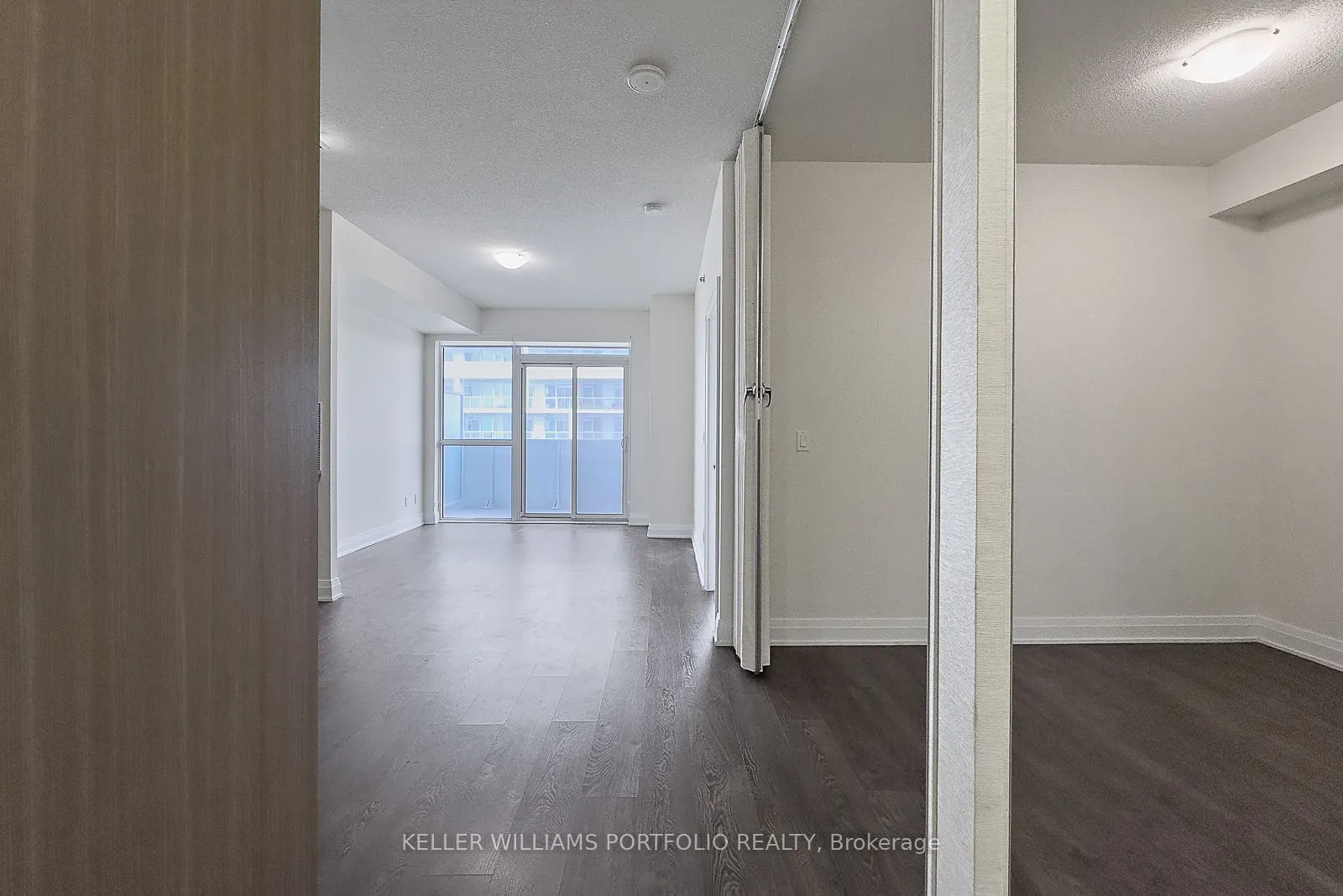 55 Speers Road, #1201