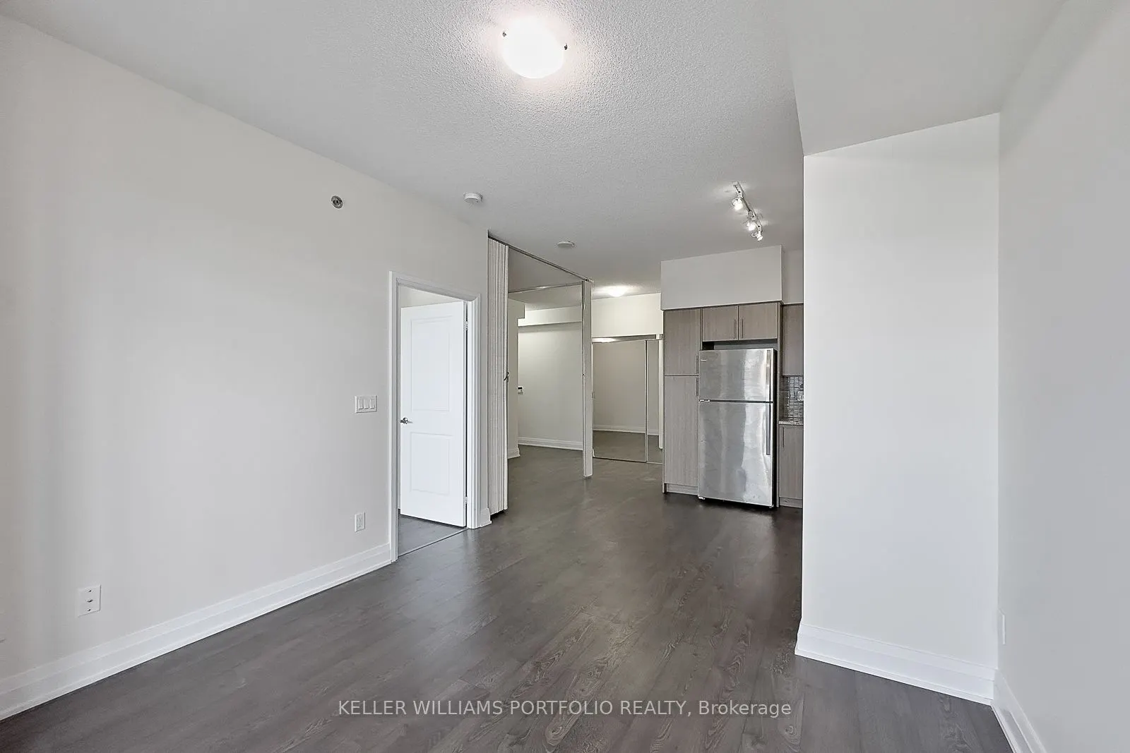 55 Speers Road, #1201