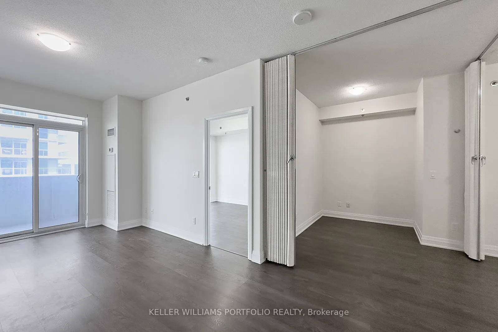 55 Speers Road, #1201