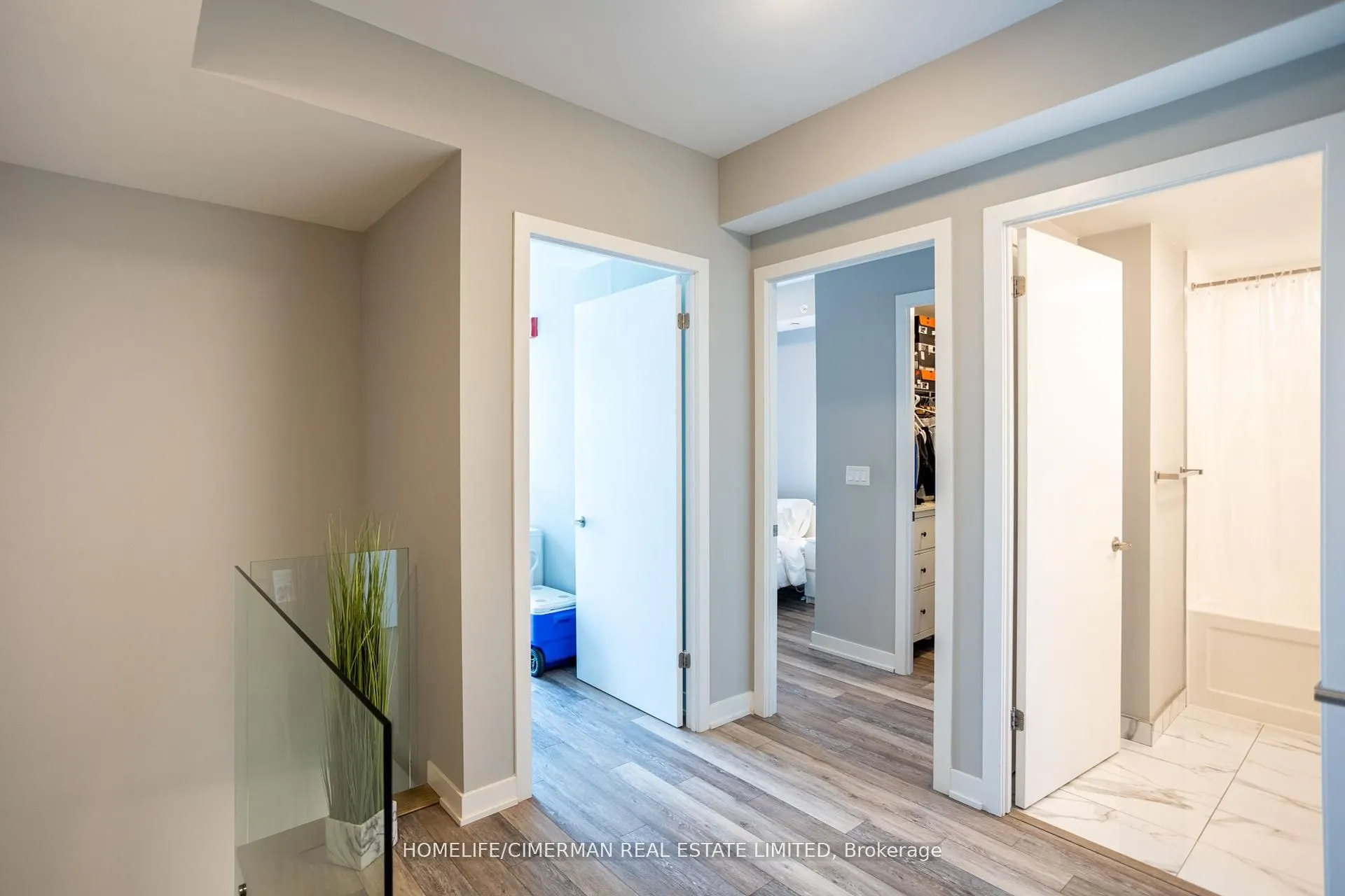 5260 Dundas Street, #C323