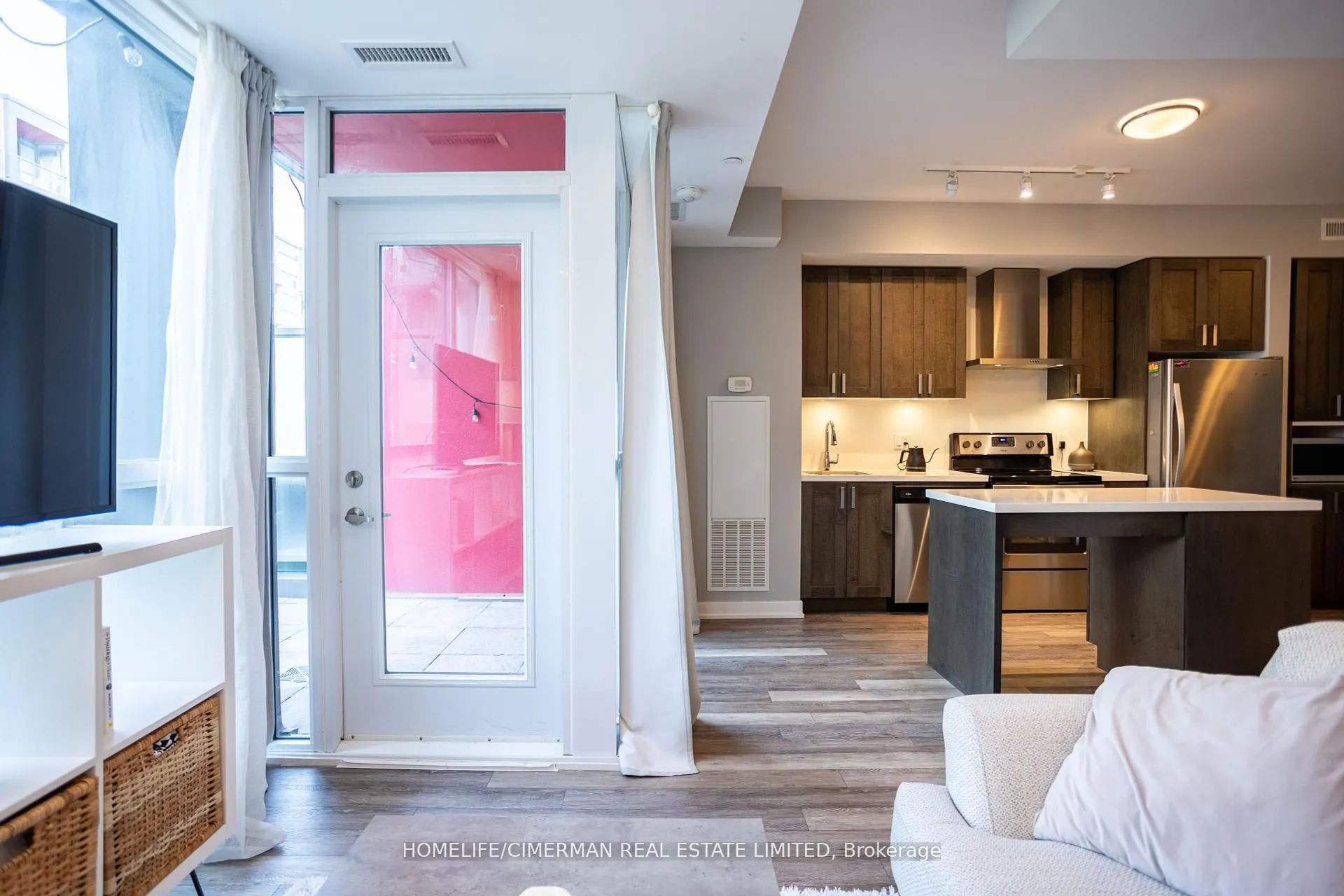 5260 Dundas Street, #C323