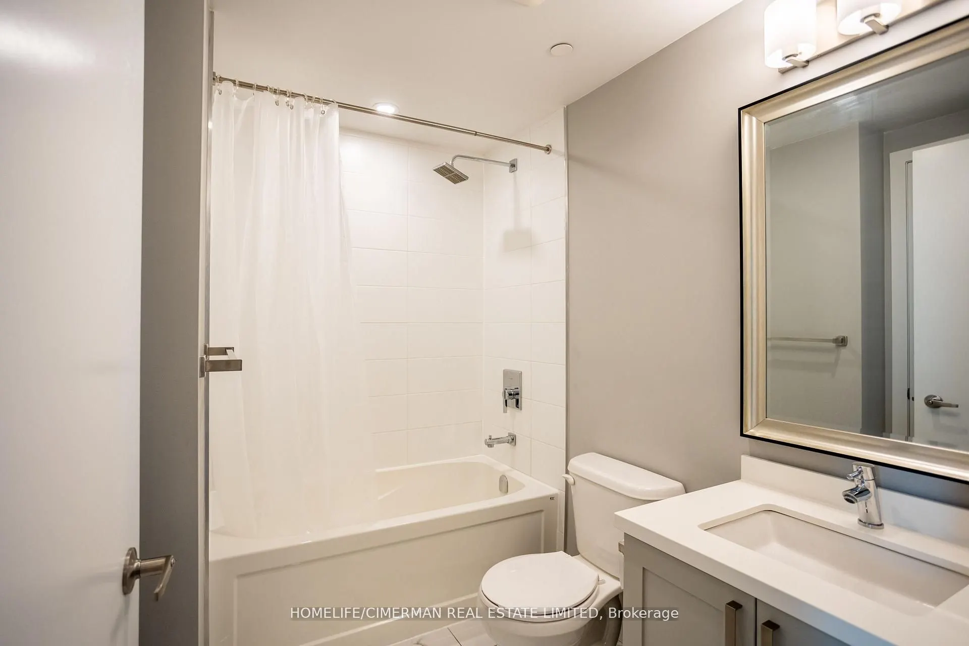 5260 Dundas Street, #C323