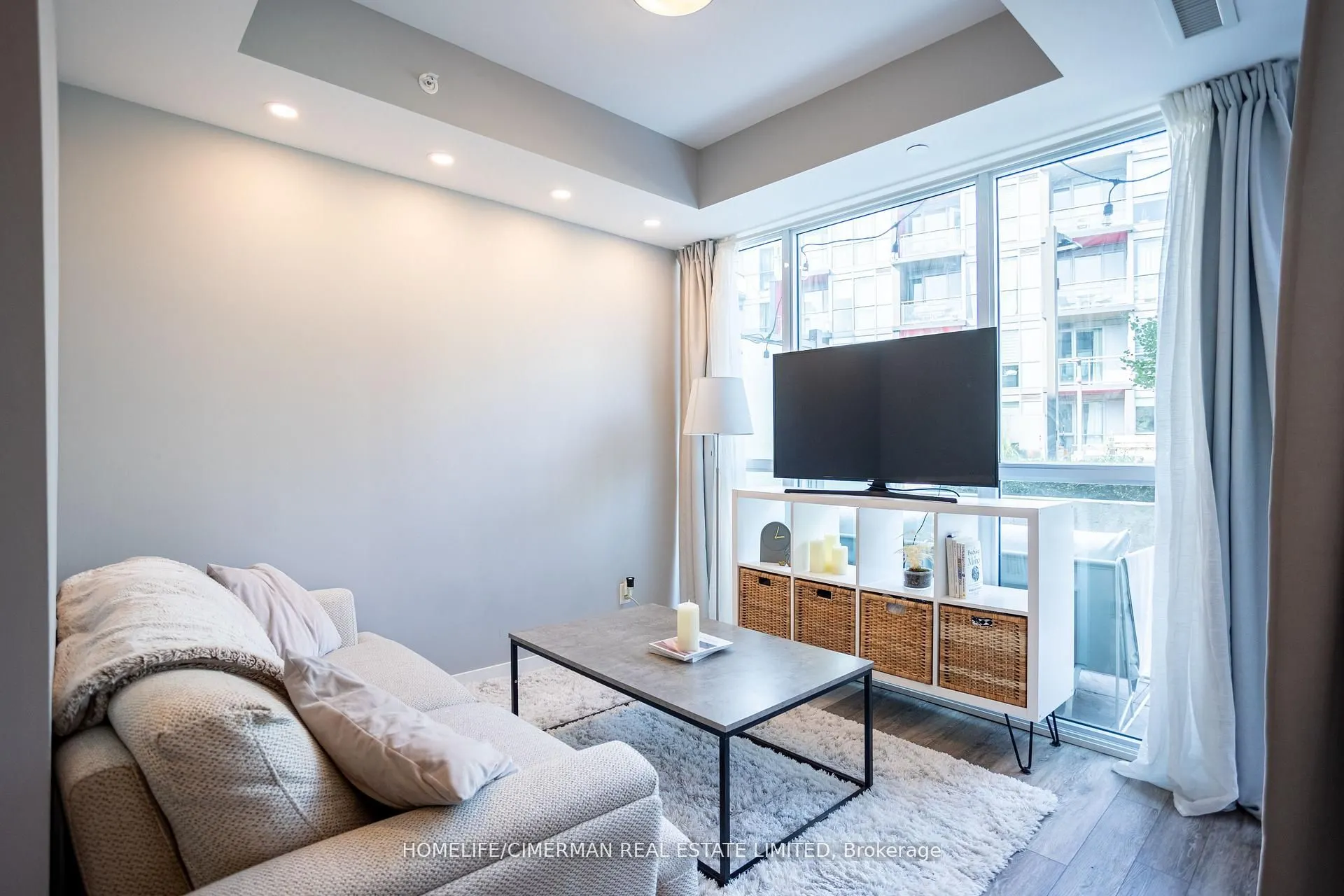 5260 Dundas Street, #C323