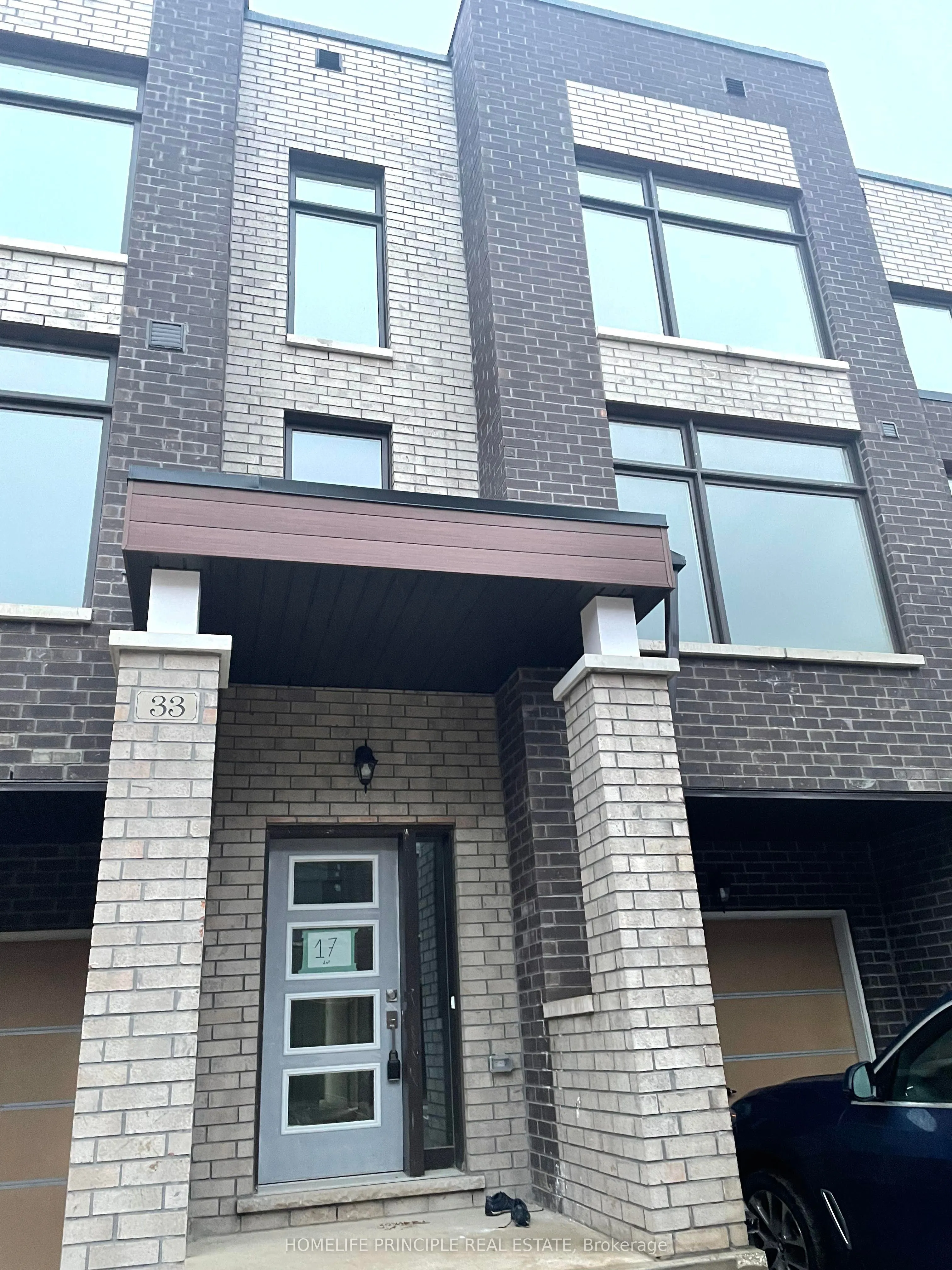 33 Queenpost Drive