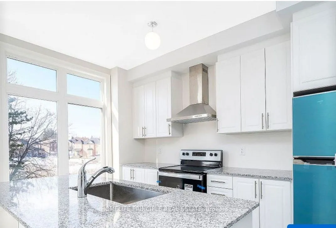 33 Queenpost Drive