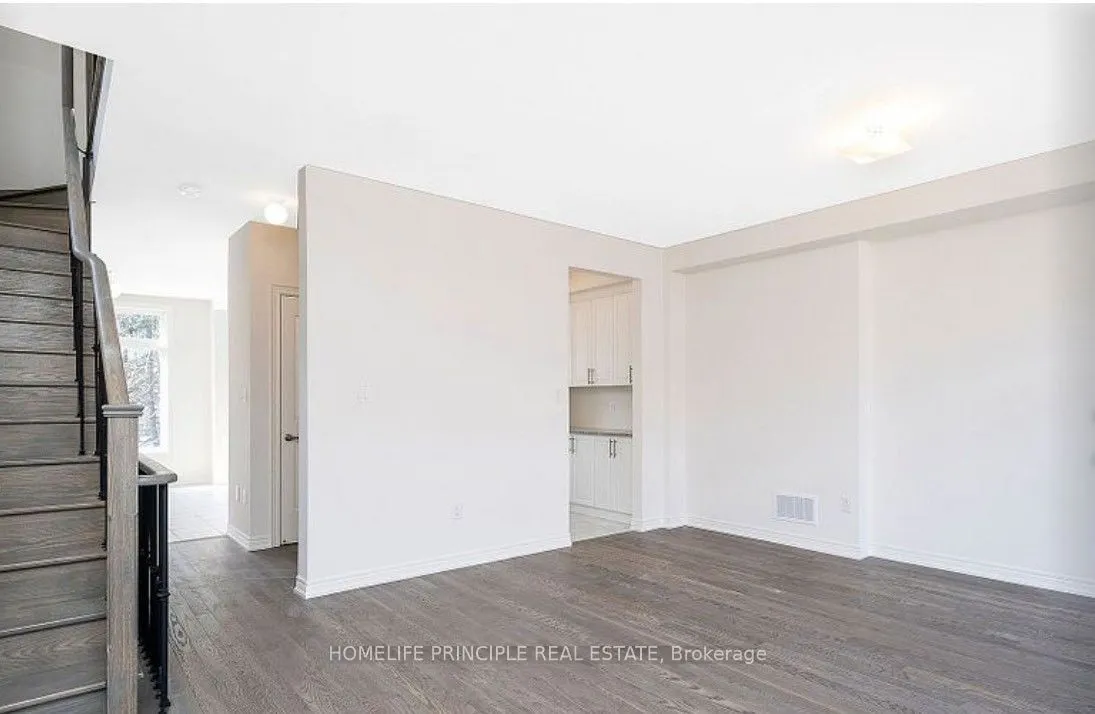 33 Queenpost Drive