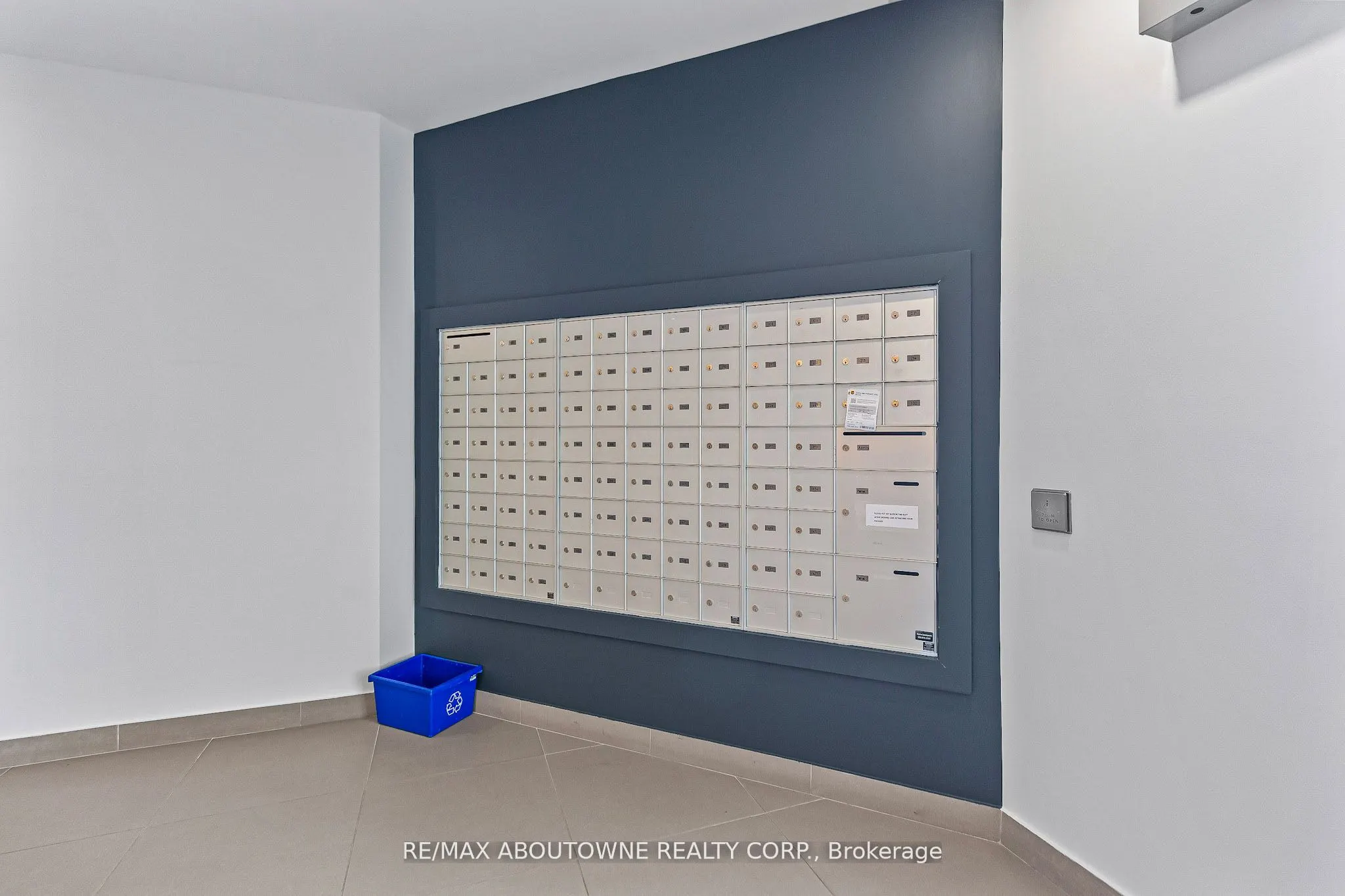457 Plains Road E, #322