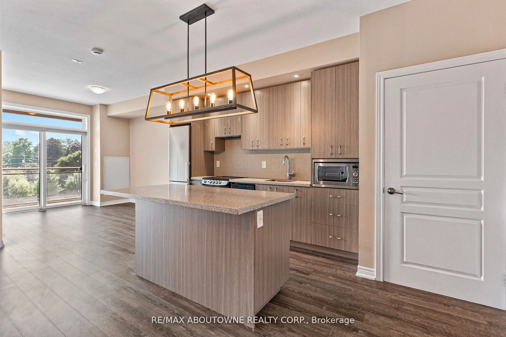 457 Plains Road E, #322
