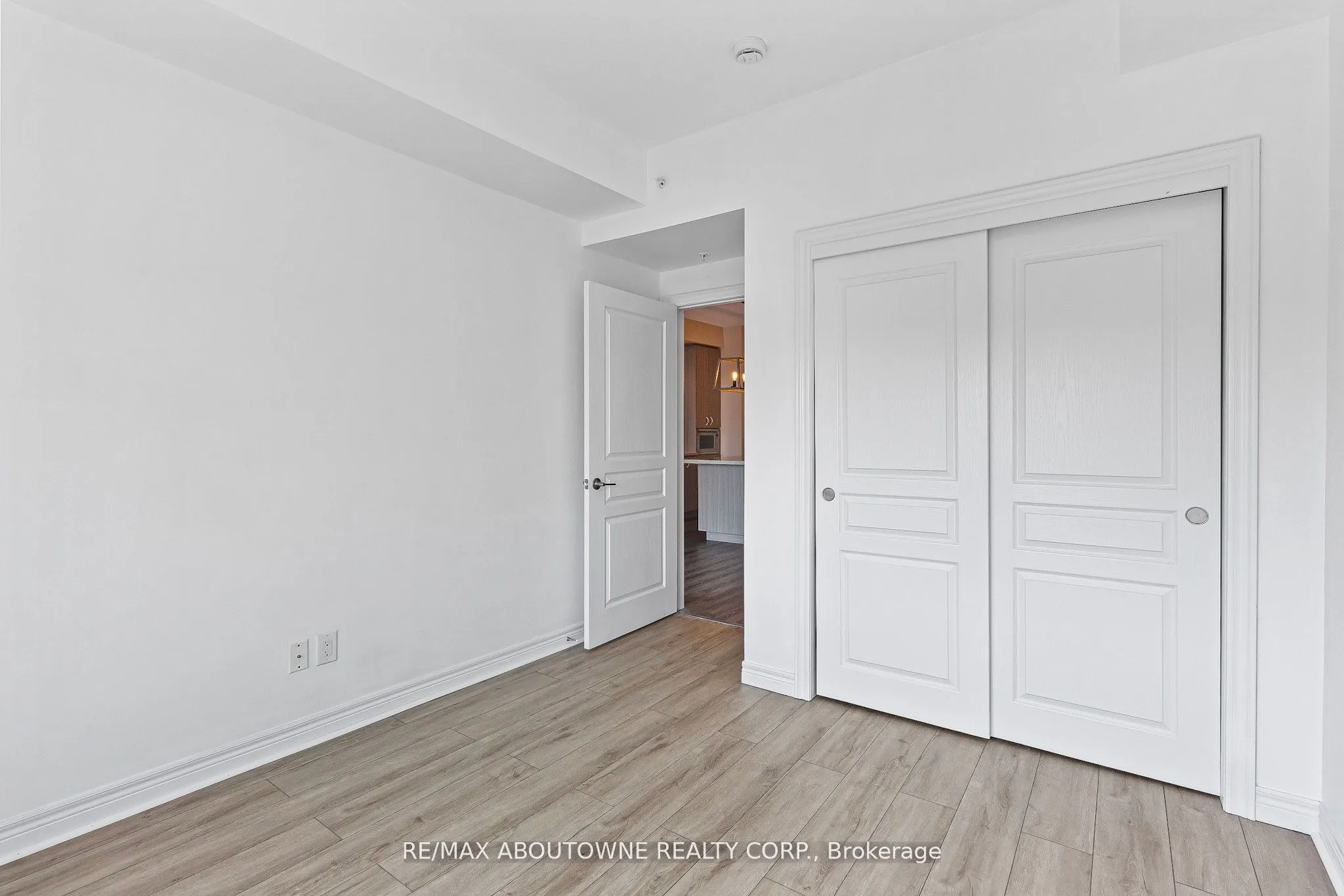 457 Plains Road E, #322