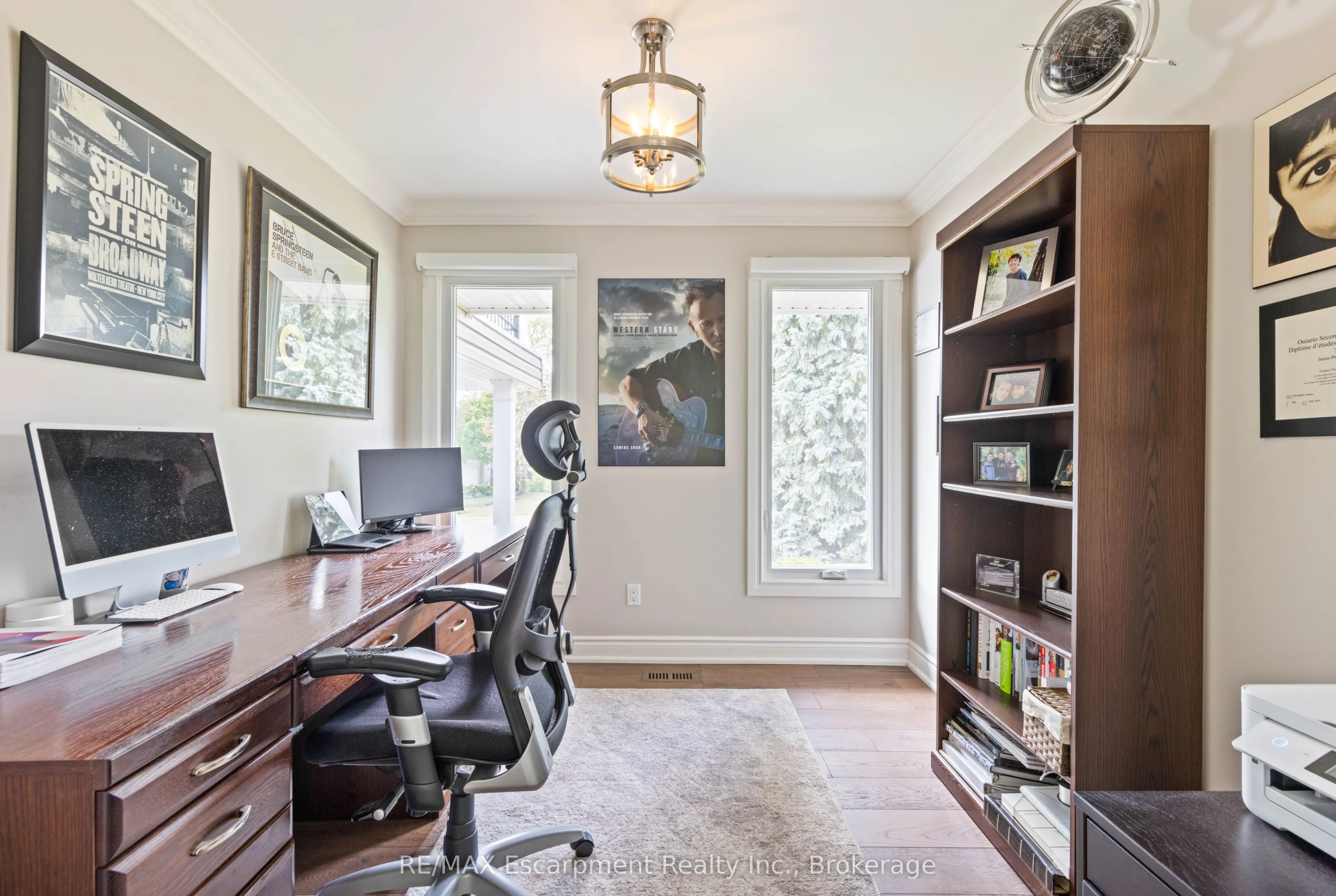 2119 Agincourt Crescent