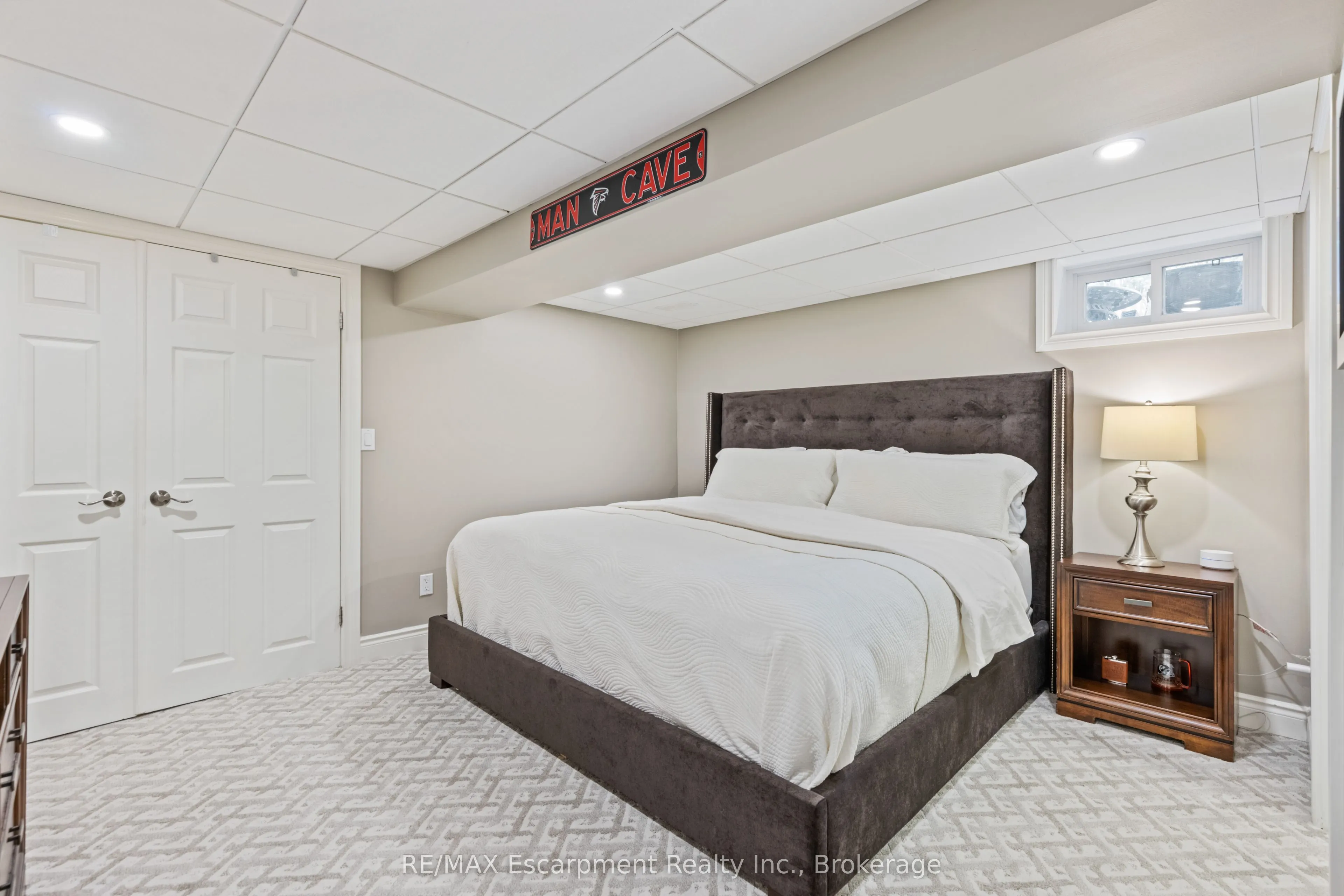 2119 Agincourt Crescent