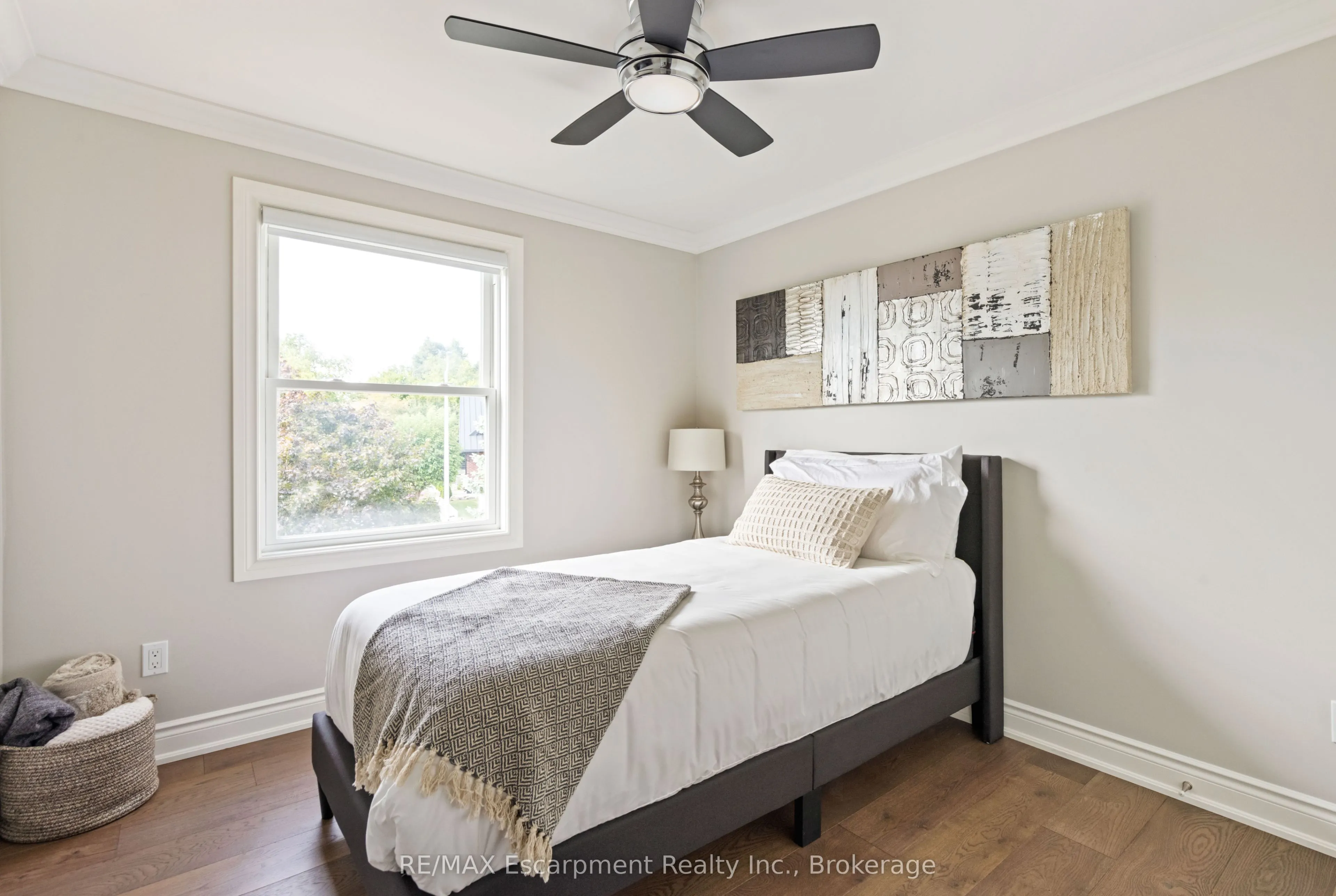 2119 Agincourt Crescent