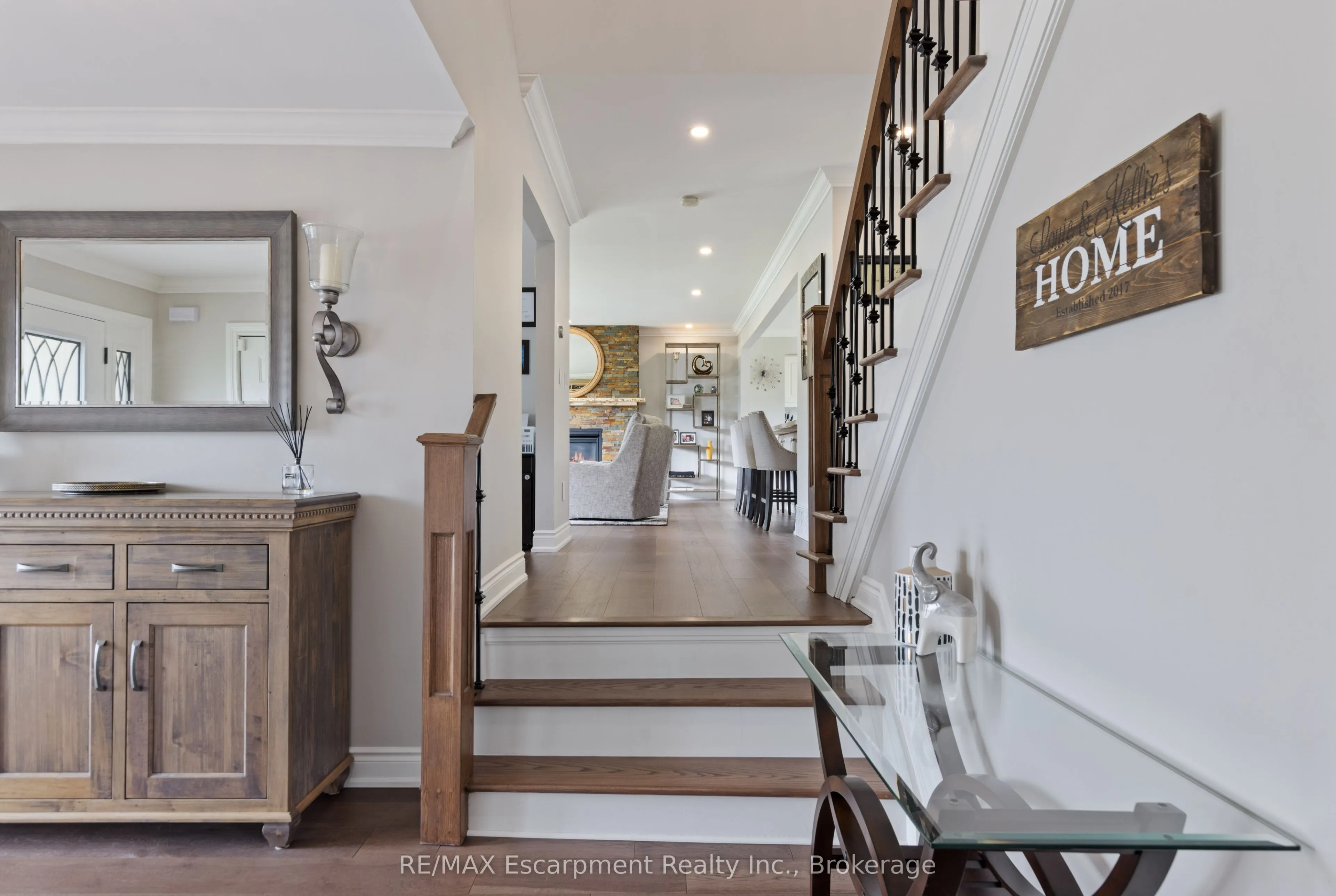 2119 Agincourt Crescent