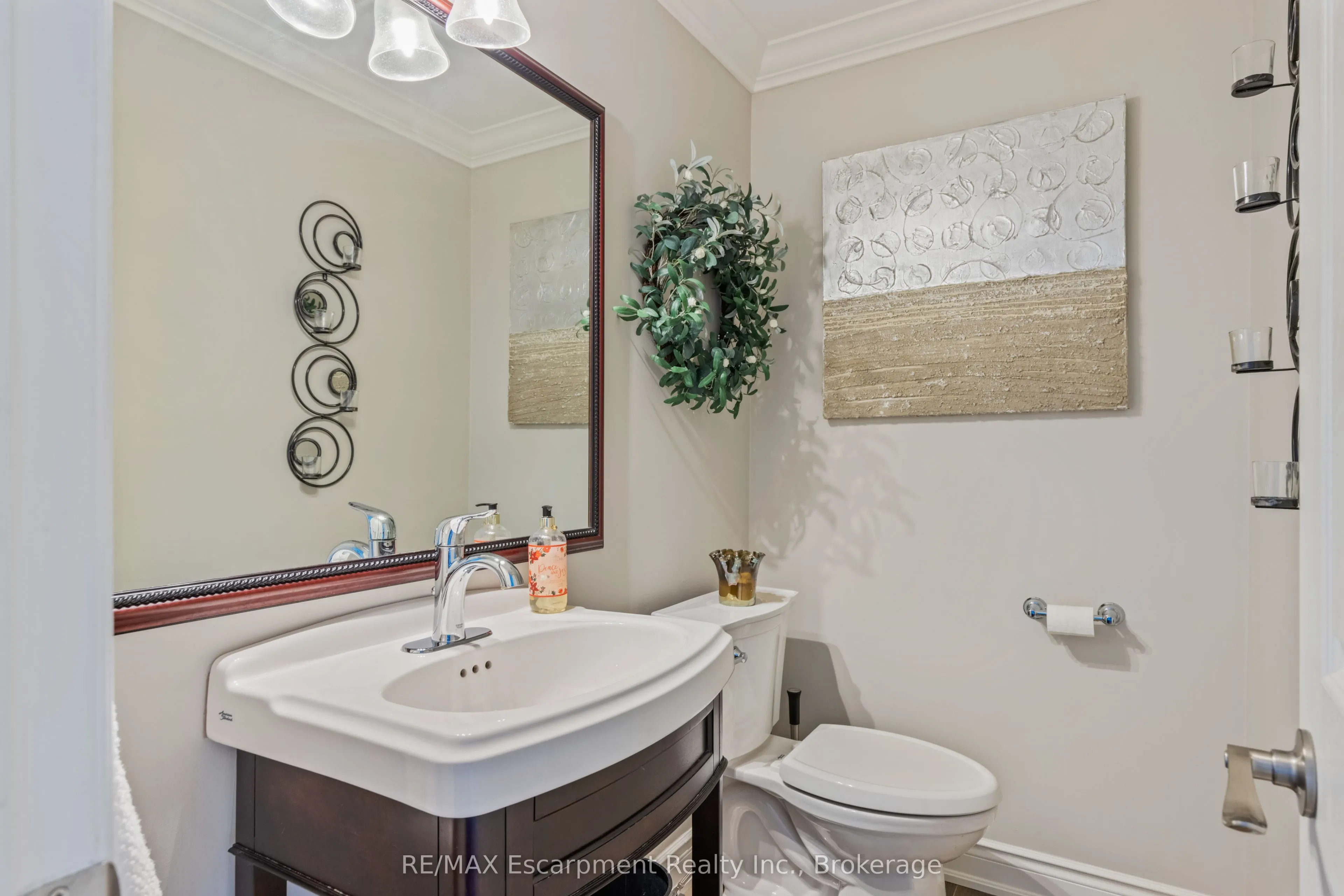 2119 Agincourt Crescent