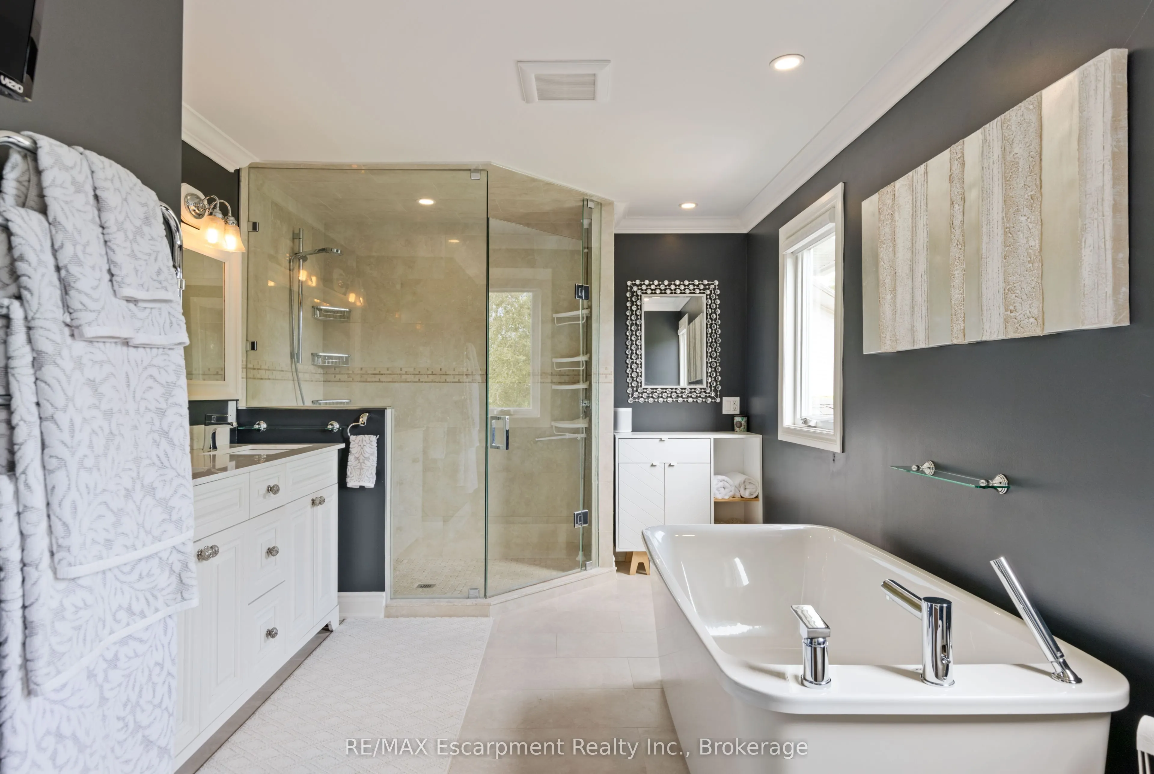 2119 Agincourt Crescent