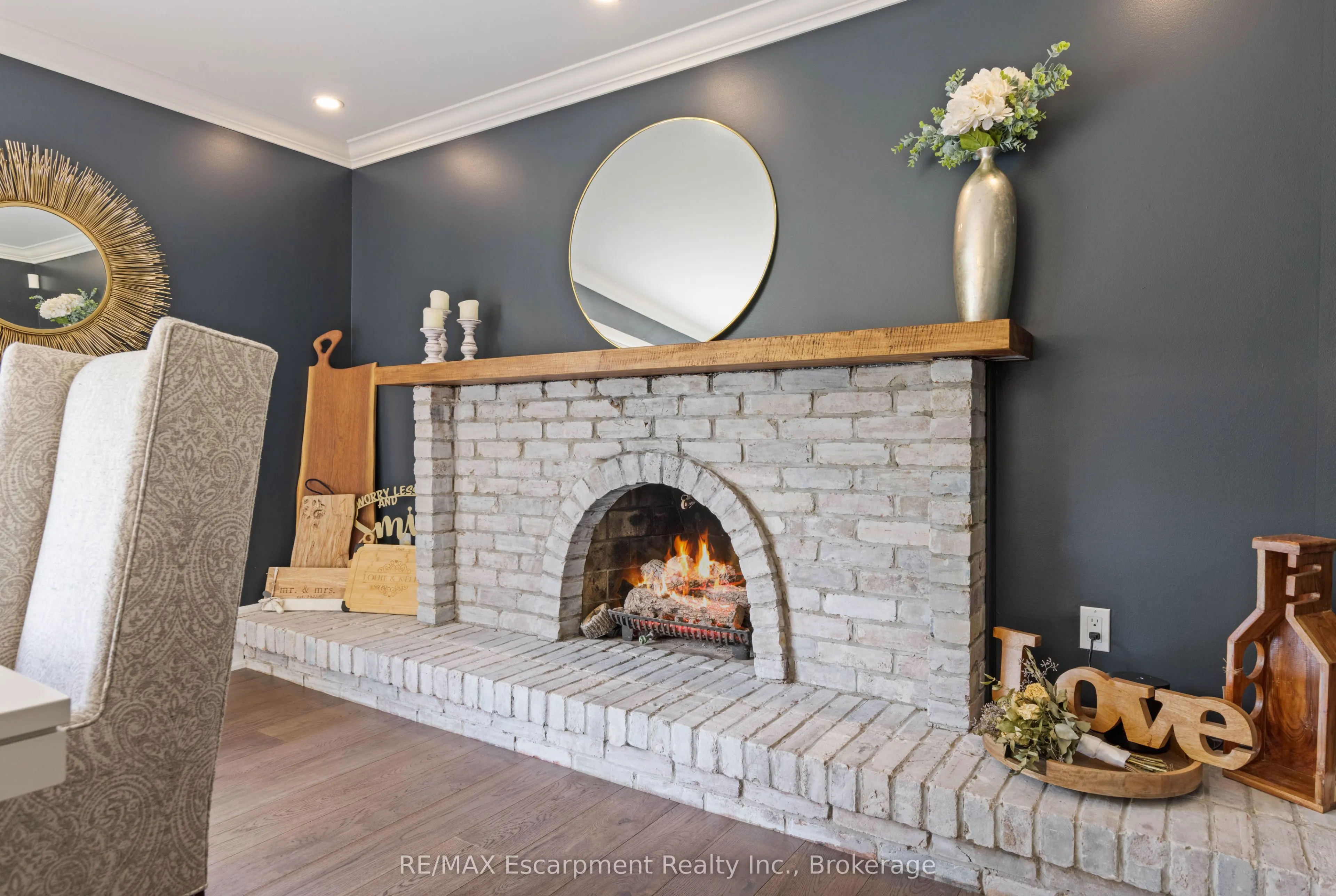 2119 Agincourt Crescent