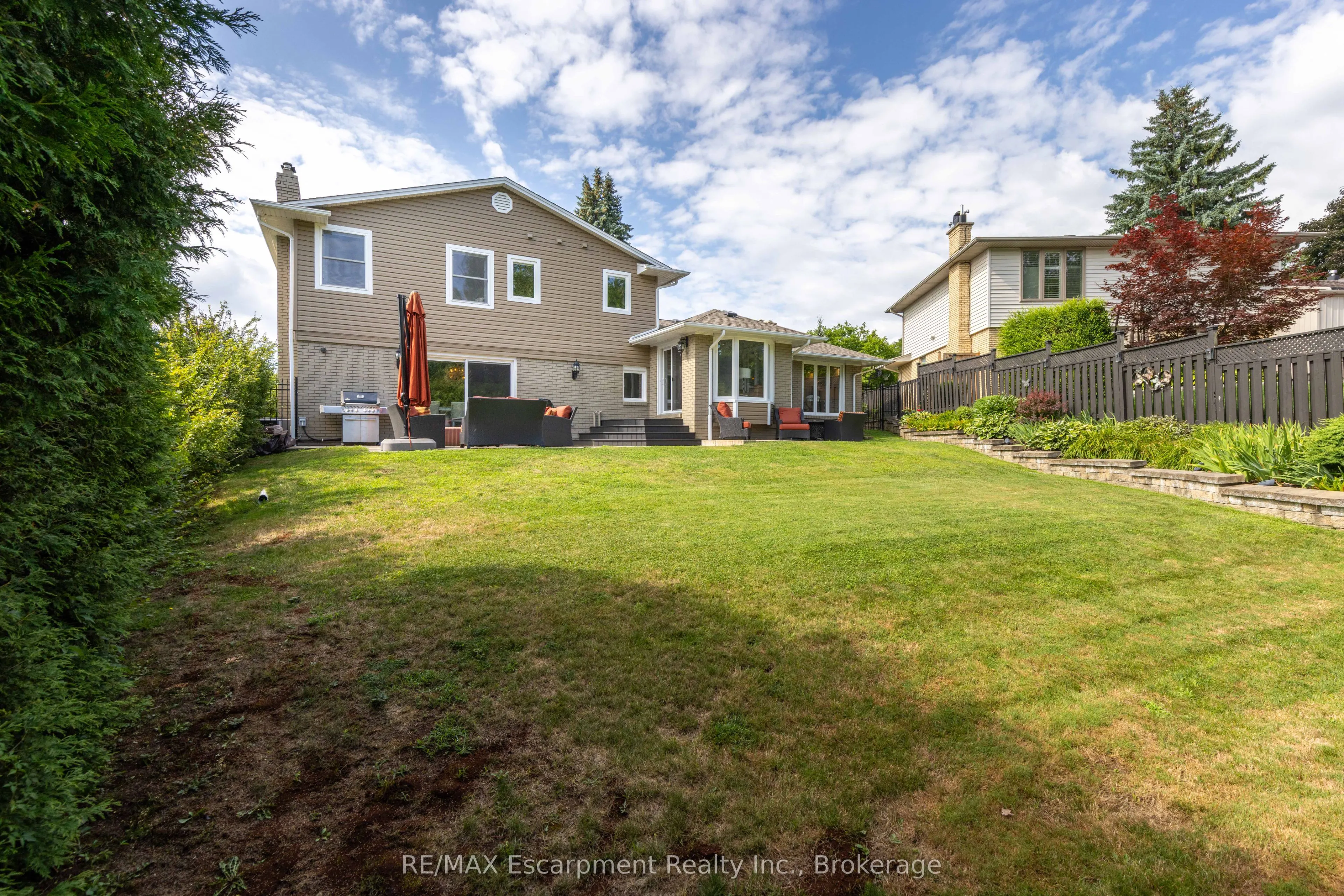 2119 Agincourt Crescent