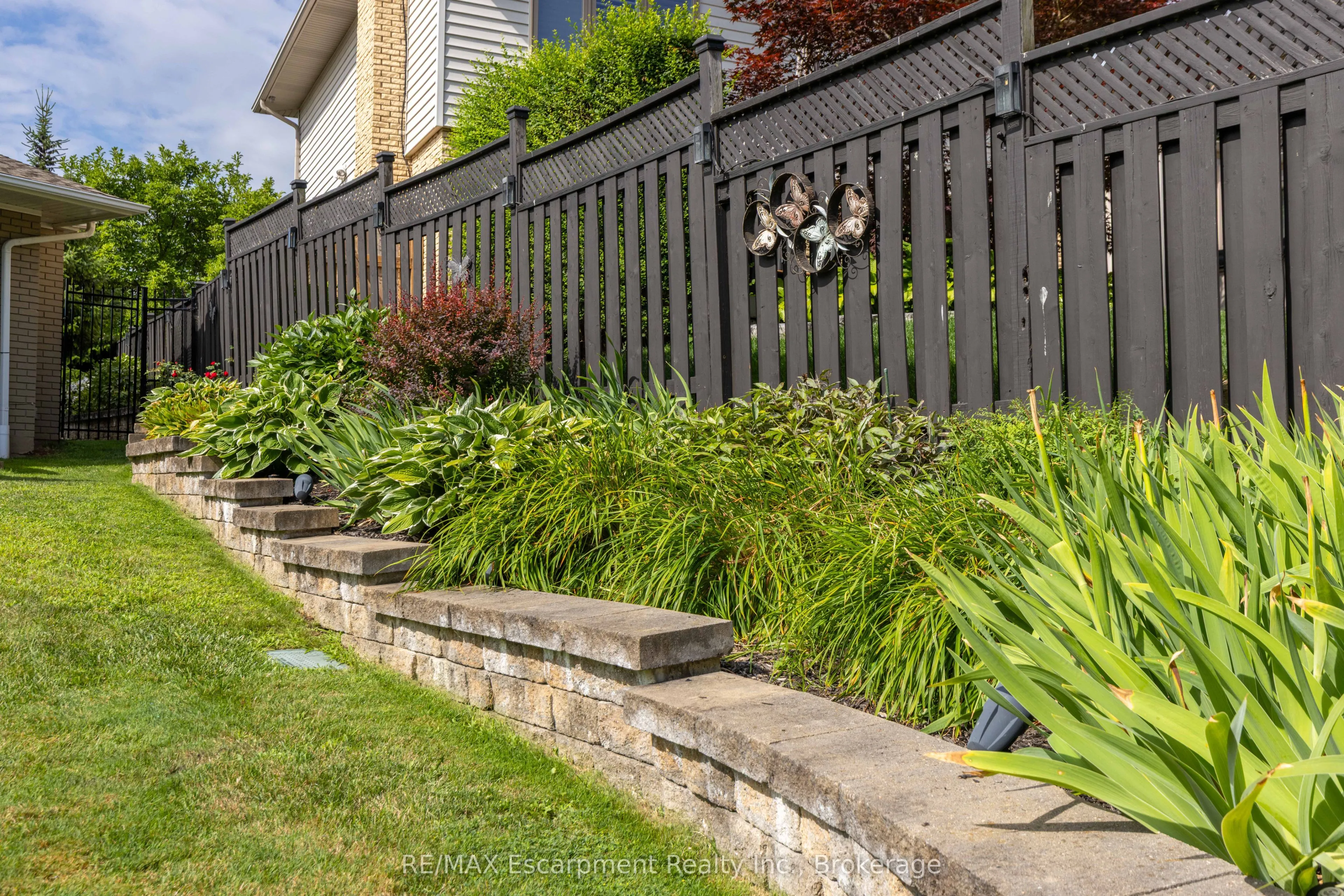 2119 Agincourt Crescent
