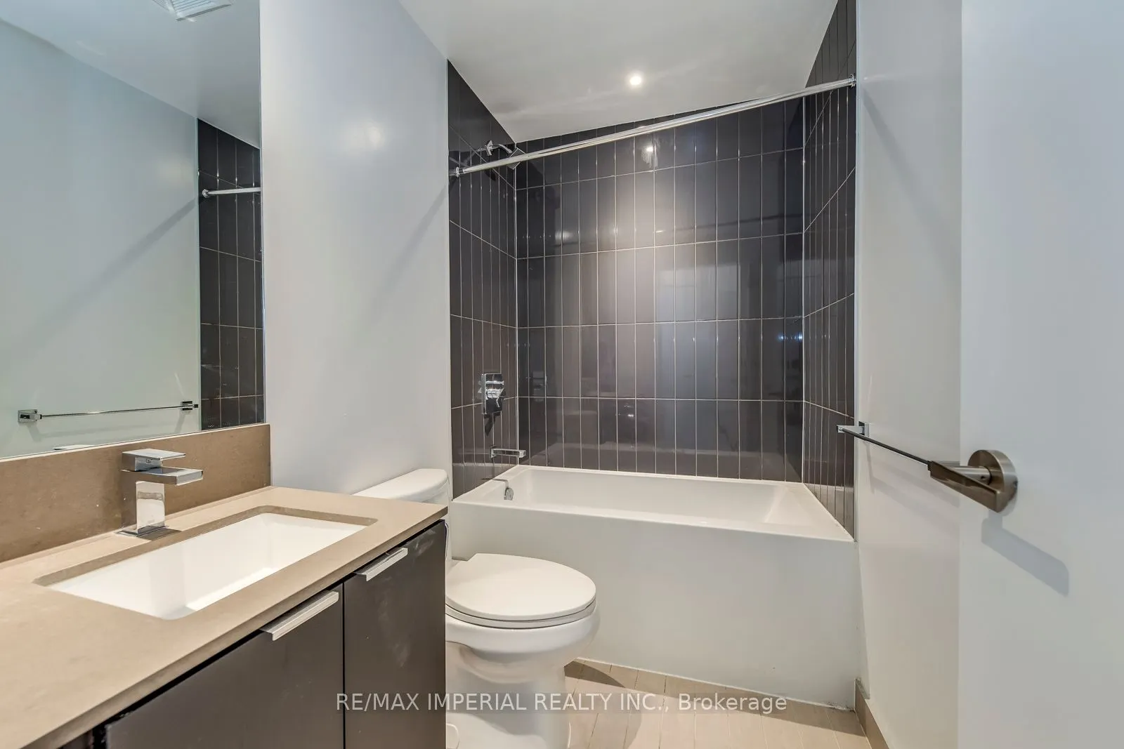 3883 Quartz Road, #4909