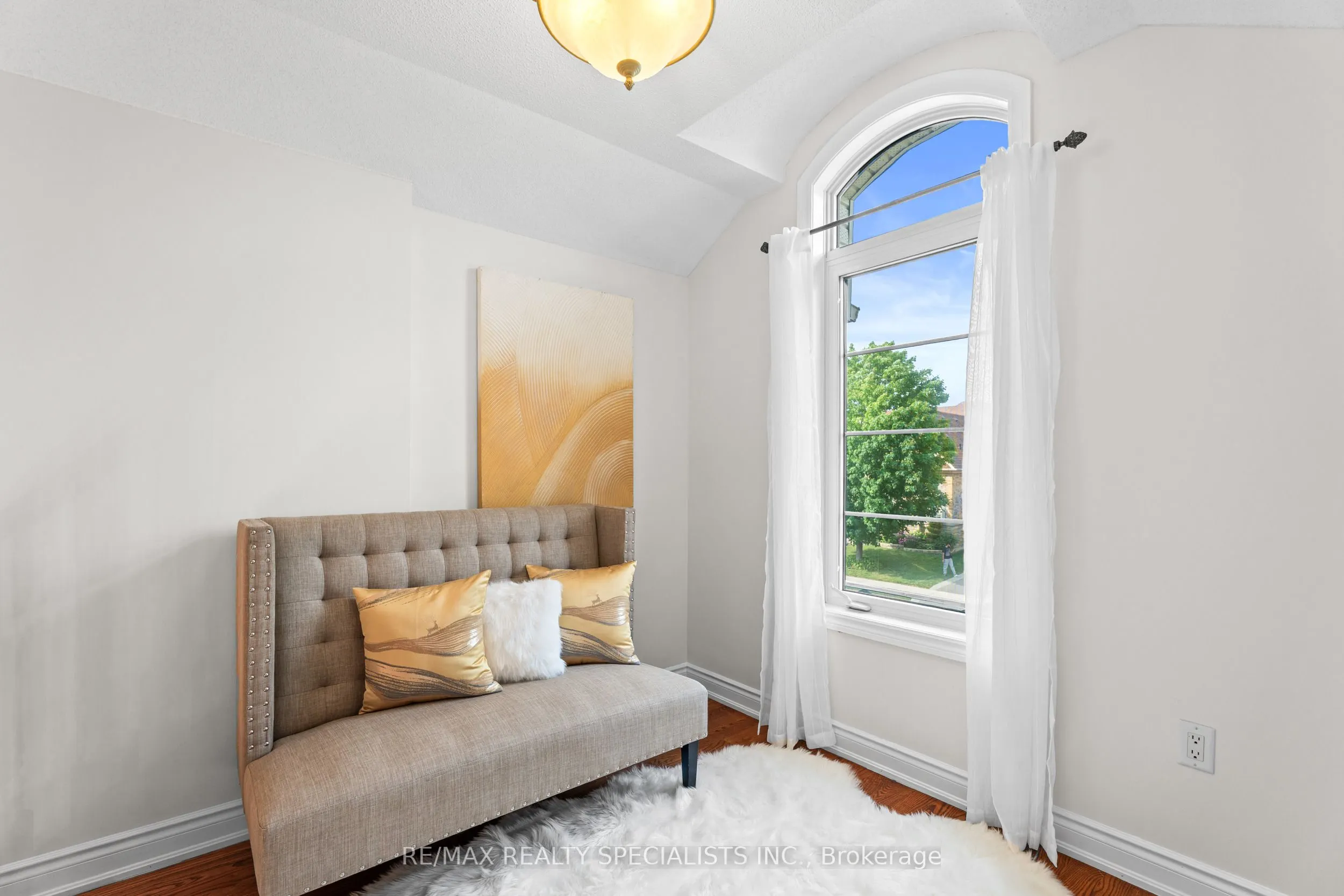 22 Saint Hubert Drive