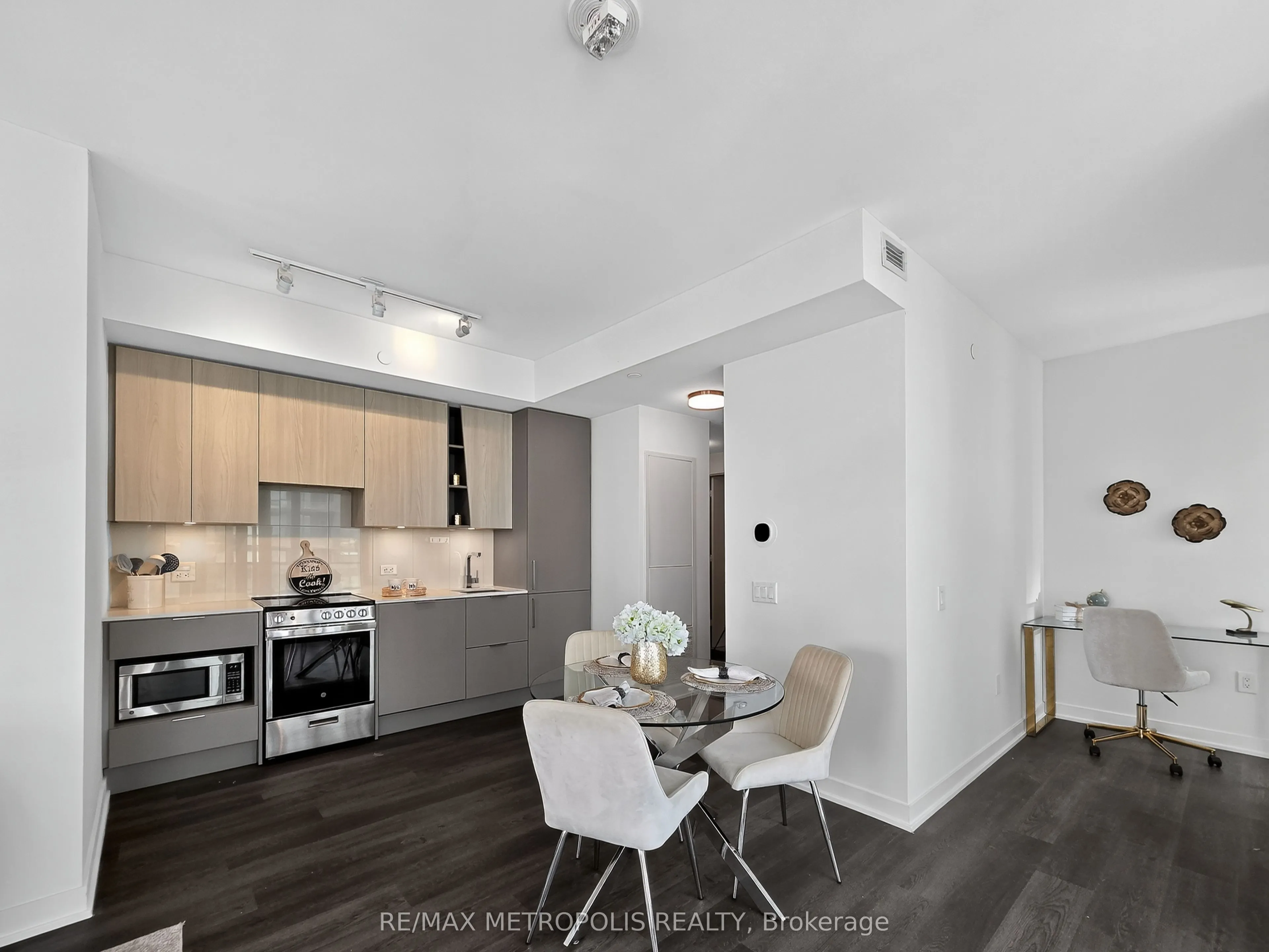 3900 CONFEDERATION Parkway, #4010