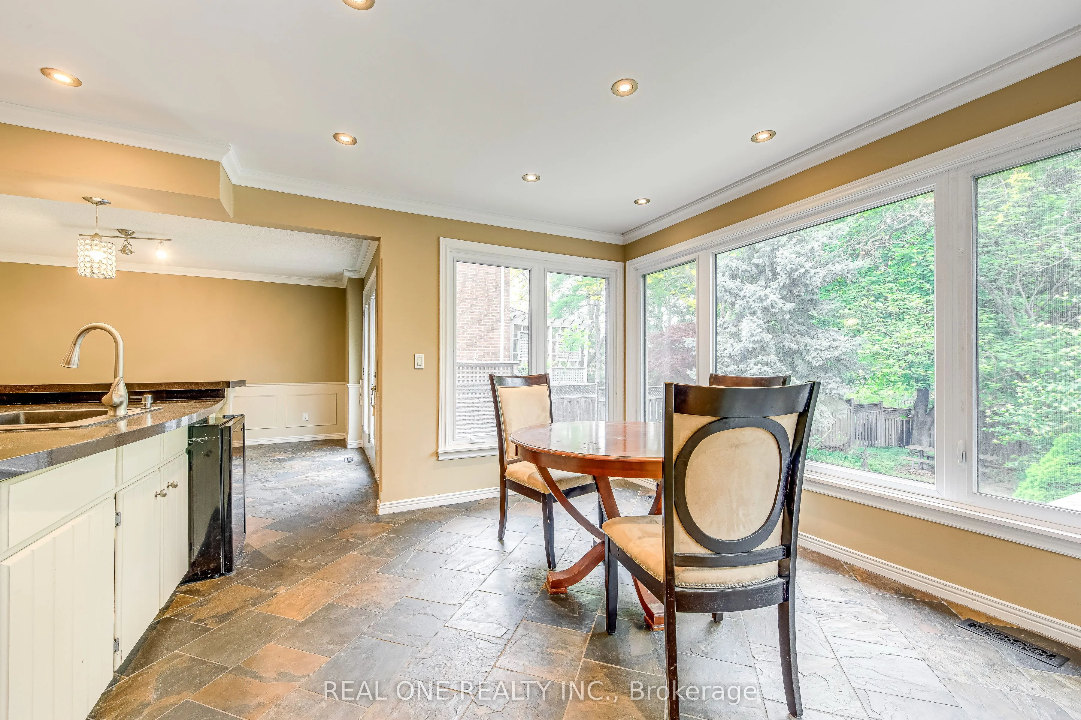 1236 Woodview Drive