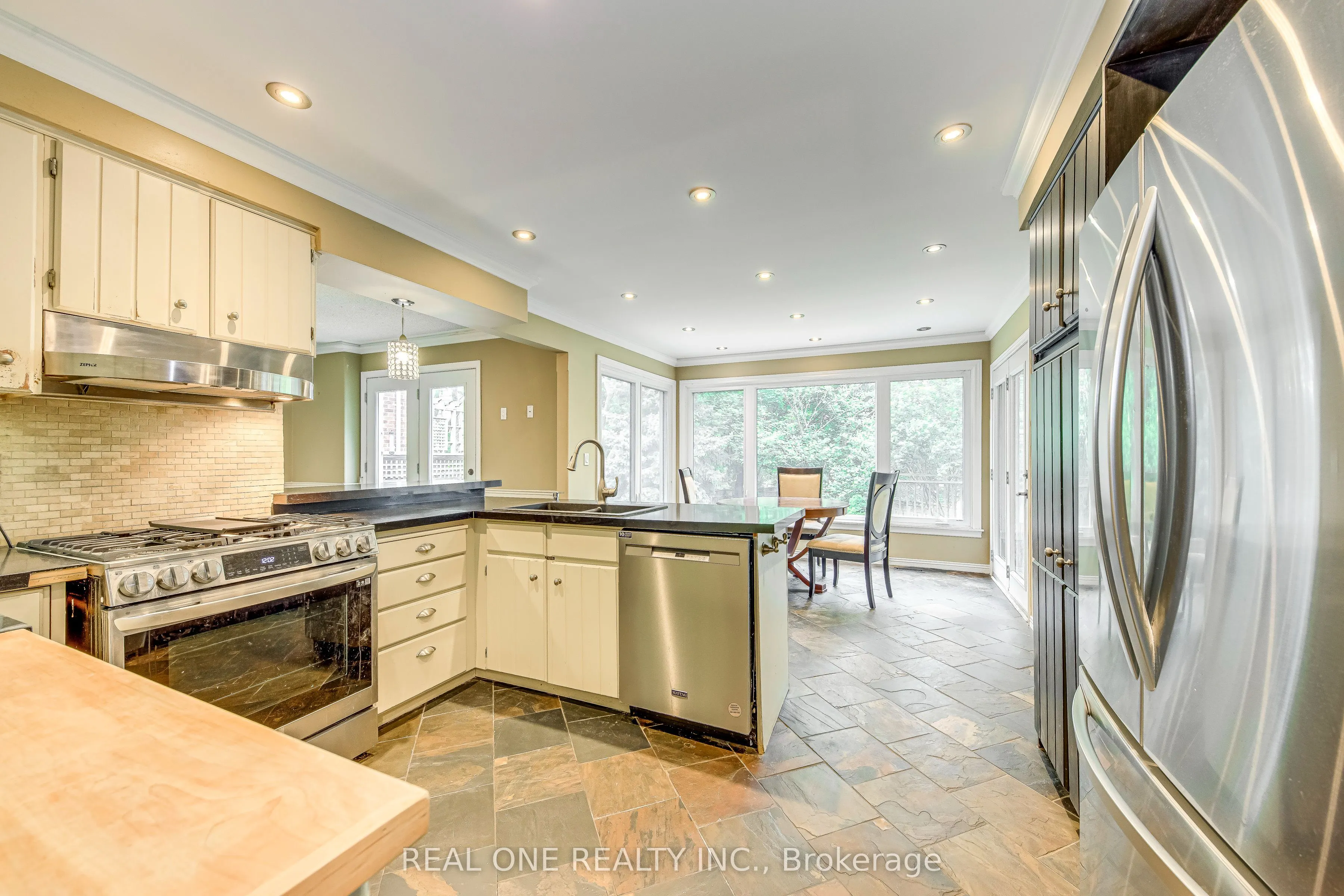 1236 Woodview Drive