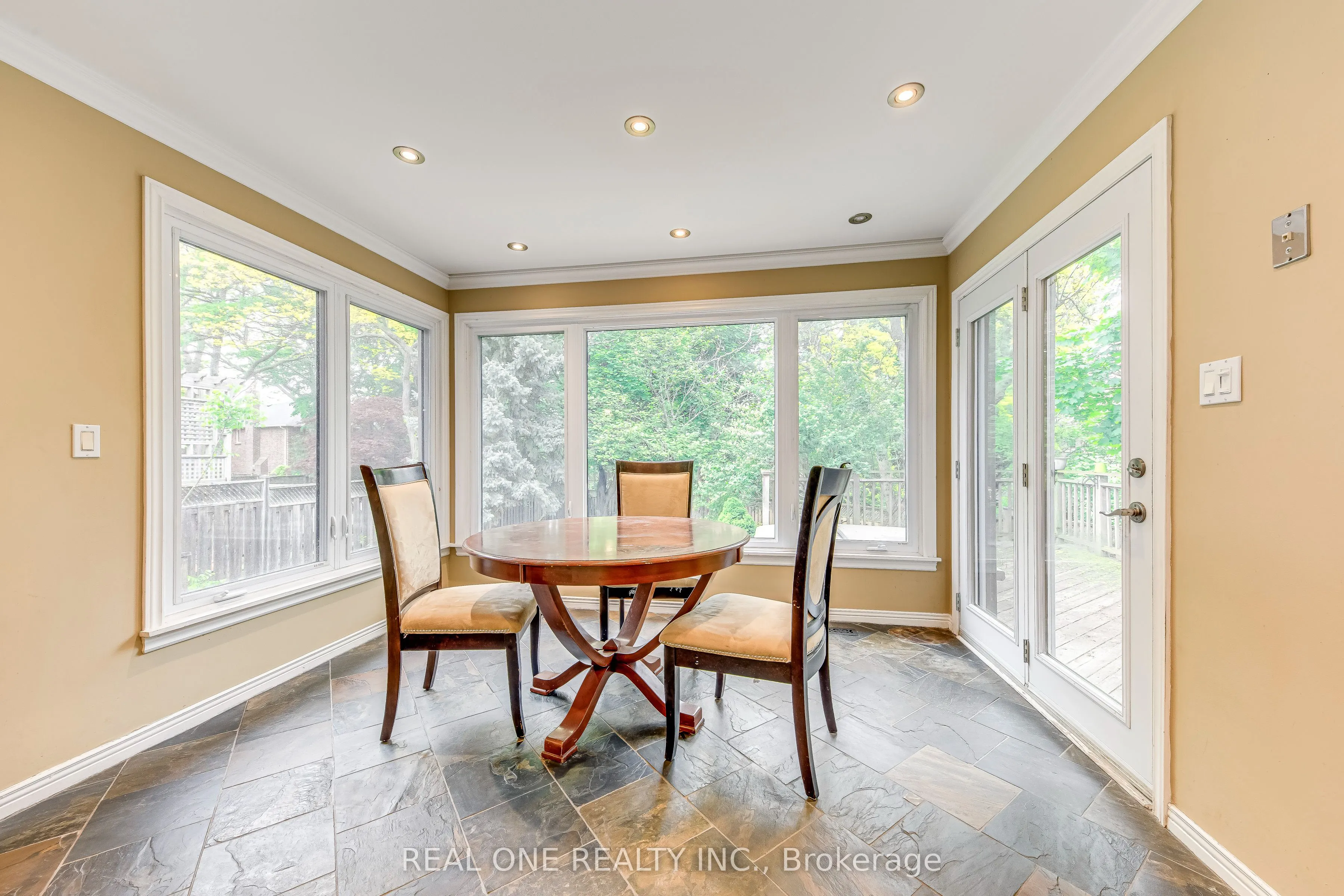 1236 Woodview Drive
