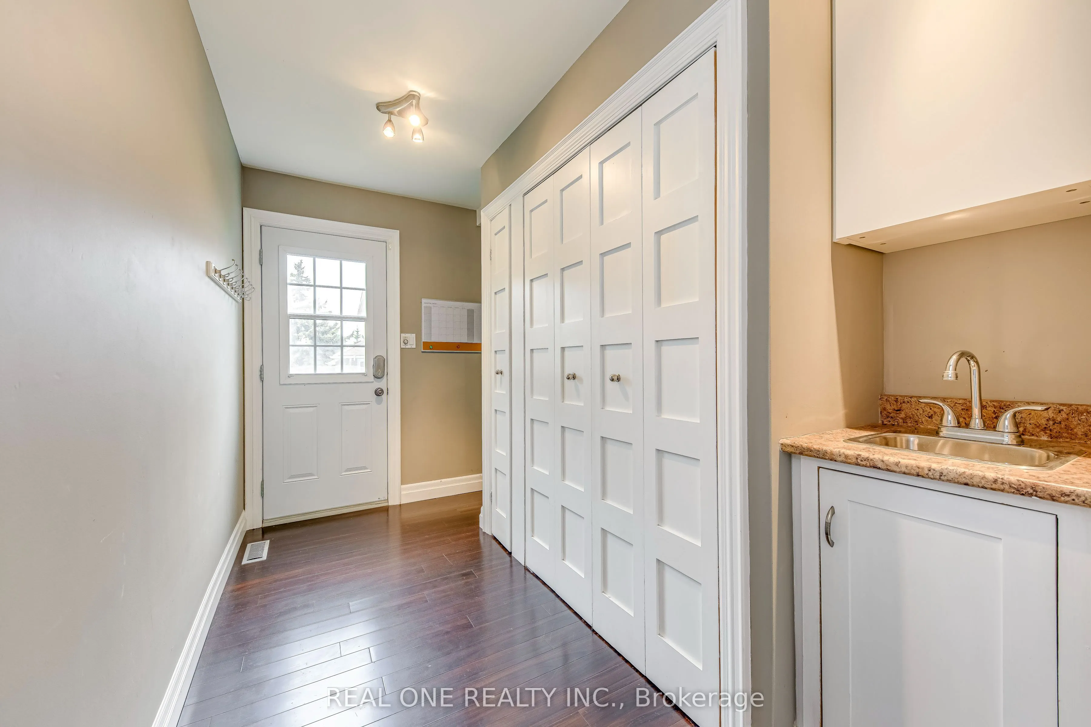 1236 Woodview Drive