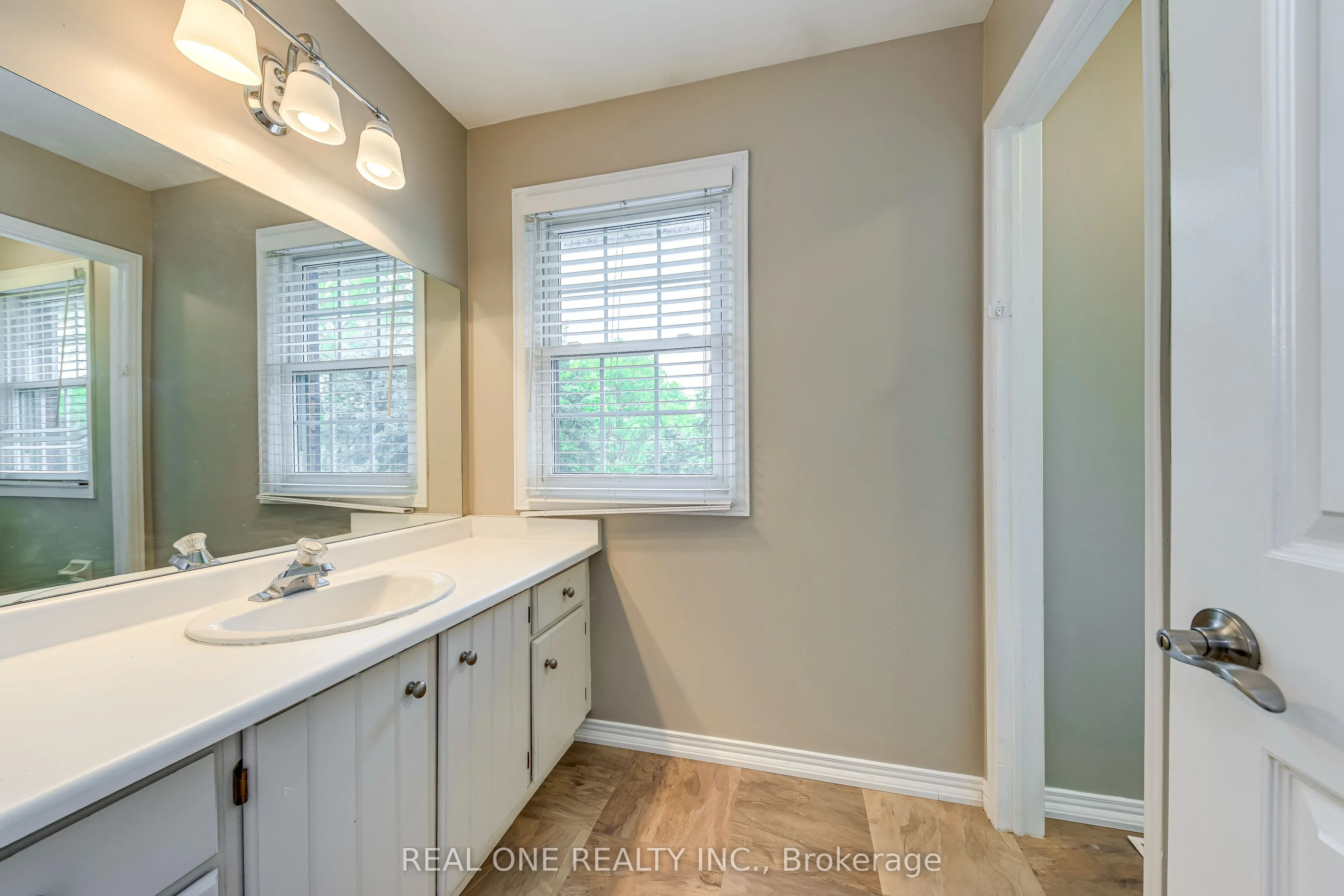 1236 Woodview Drive